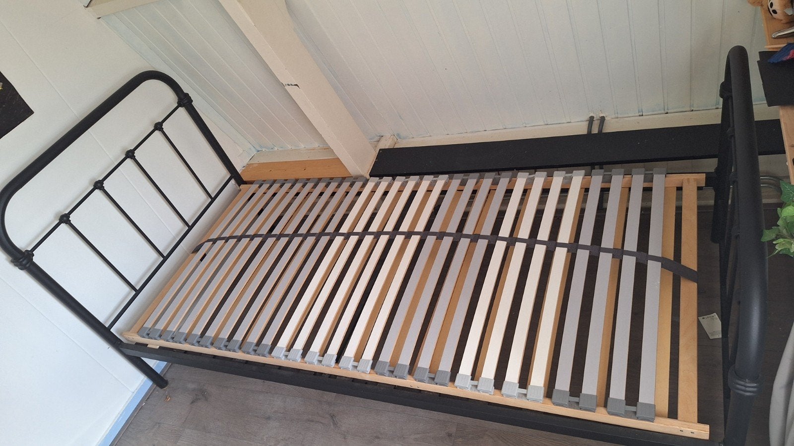 Eenpersoonsbed met lattenbodem en matras, Ophalen, Gebruikt, 90 cm, Eenpersoons