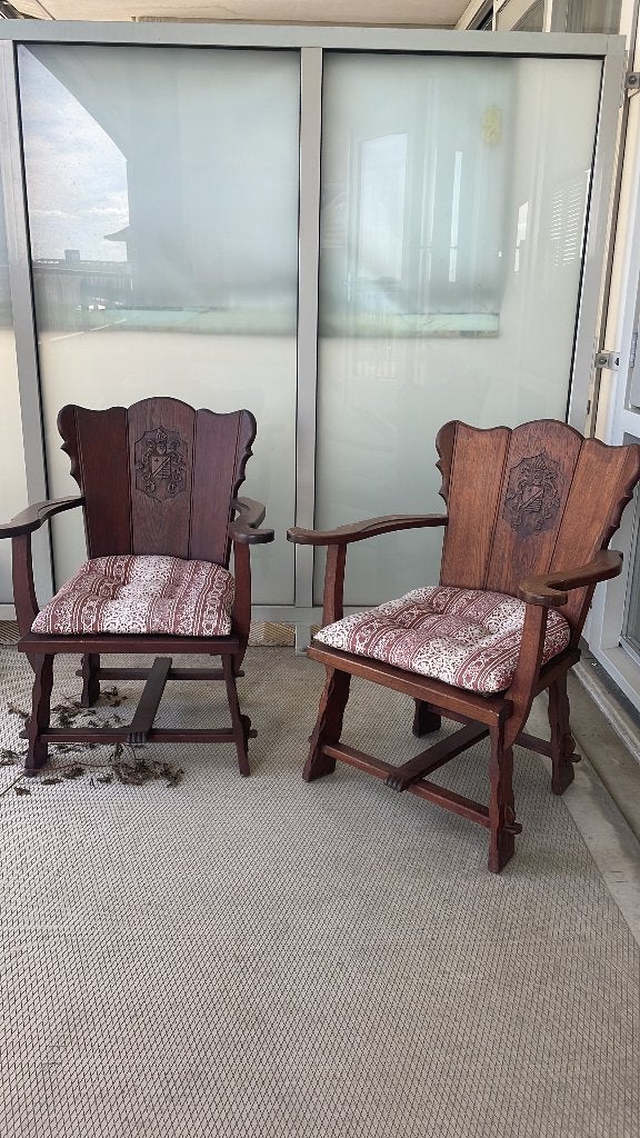 Set van 2 eiken kasteelstoelen met houtsnijwerk, Ophalen