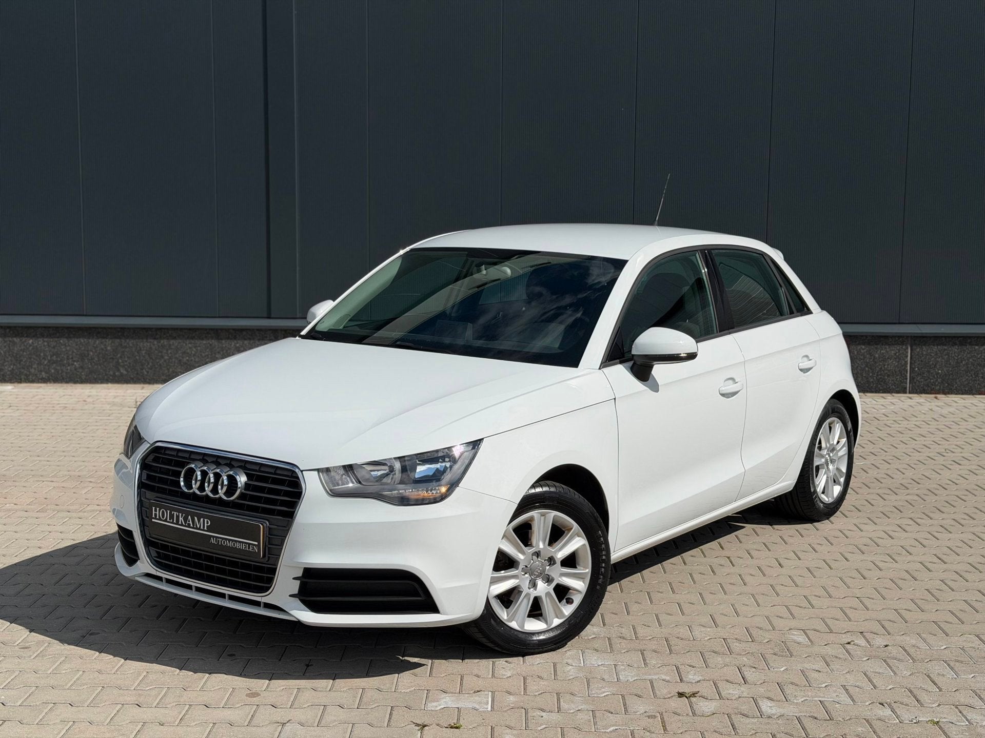 Audi A1 Sportback 1.2 TFSI Attraction Pro Line | CRUISE | MM, Auto's, Audi, Voorwielaandrijving, Euro 5, Zwart, 4 cilinders