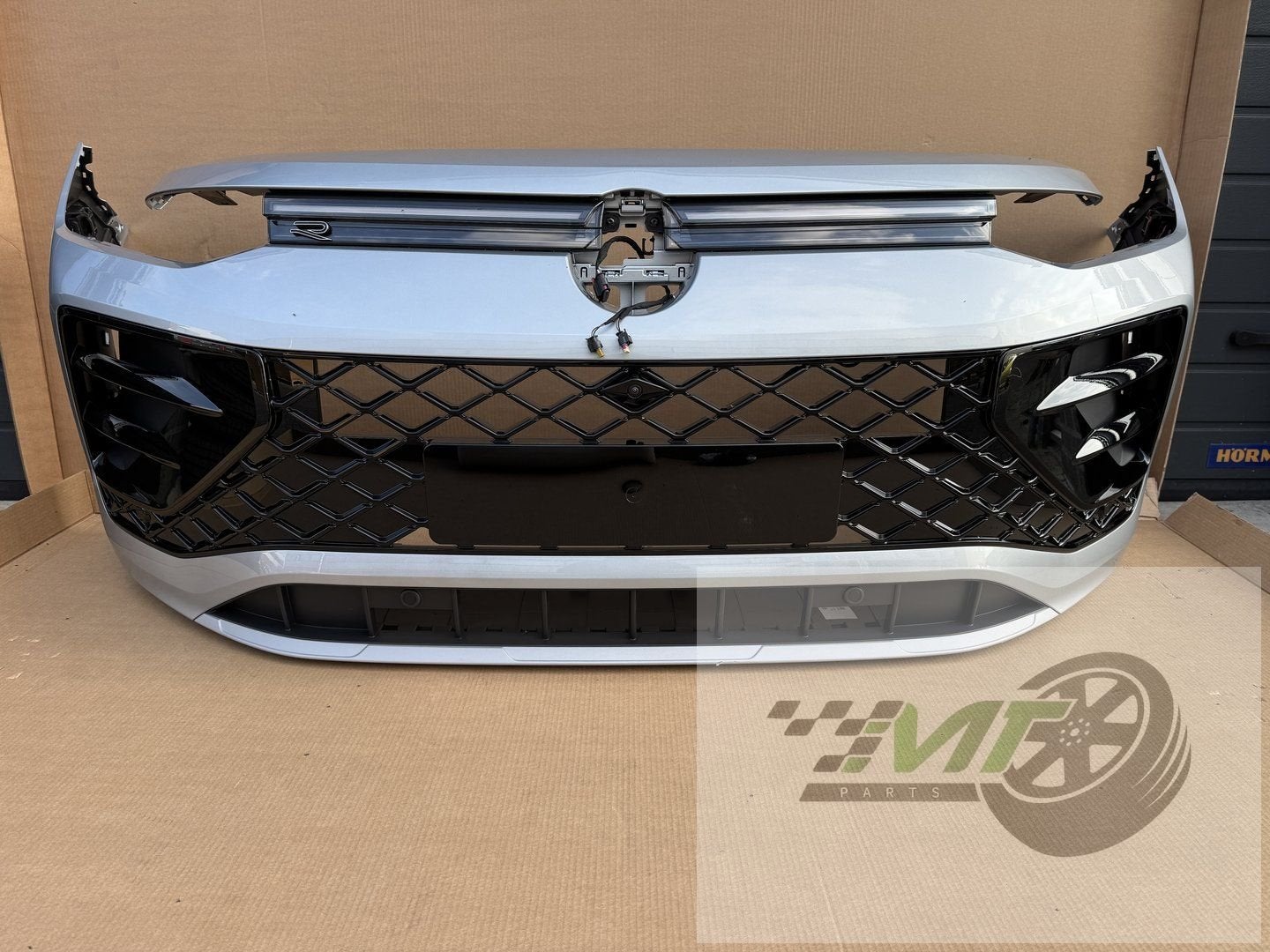 VW Tayron RLine voorbumper 57L807883A LM7P Silver PDC CAMERA, - kundenbetreuung@volkswagen.de, Gebruikt, Herkomst onderdeel bekend