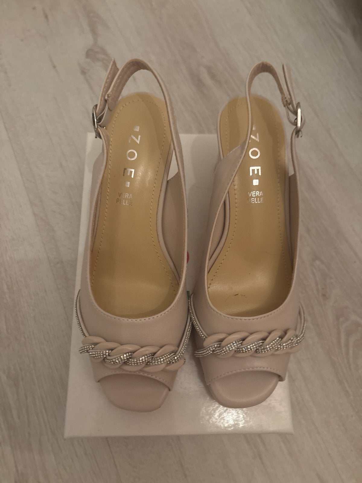 Zoe Vera Pelle Sandalen met Hak - Maat 37, Kleding | Dames, Schoenen, Ophalen of Verzenden, Zo goed als nieuw, Beige, Sandalen of Muiltjes