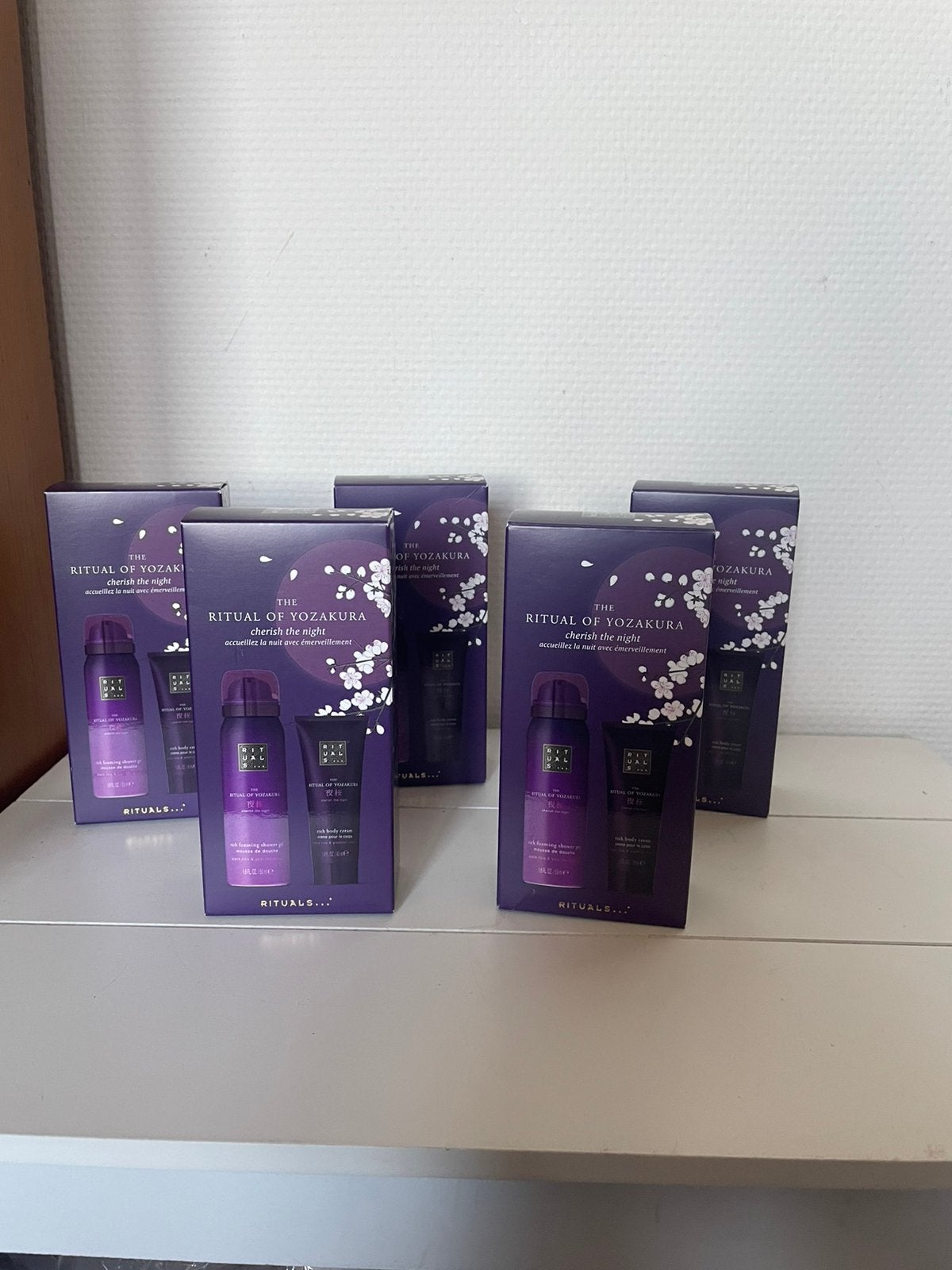 Nieuw rituals yozakura giftset showergel en bodycream setje, Ophalen of Verzenden, Nieuw, Bad & Douche
