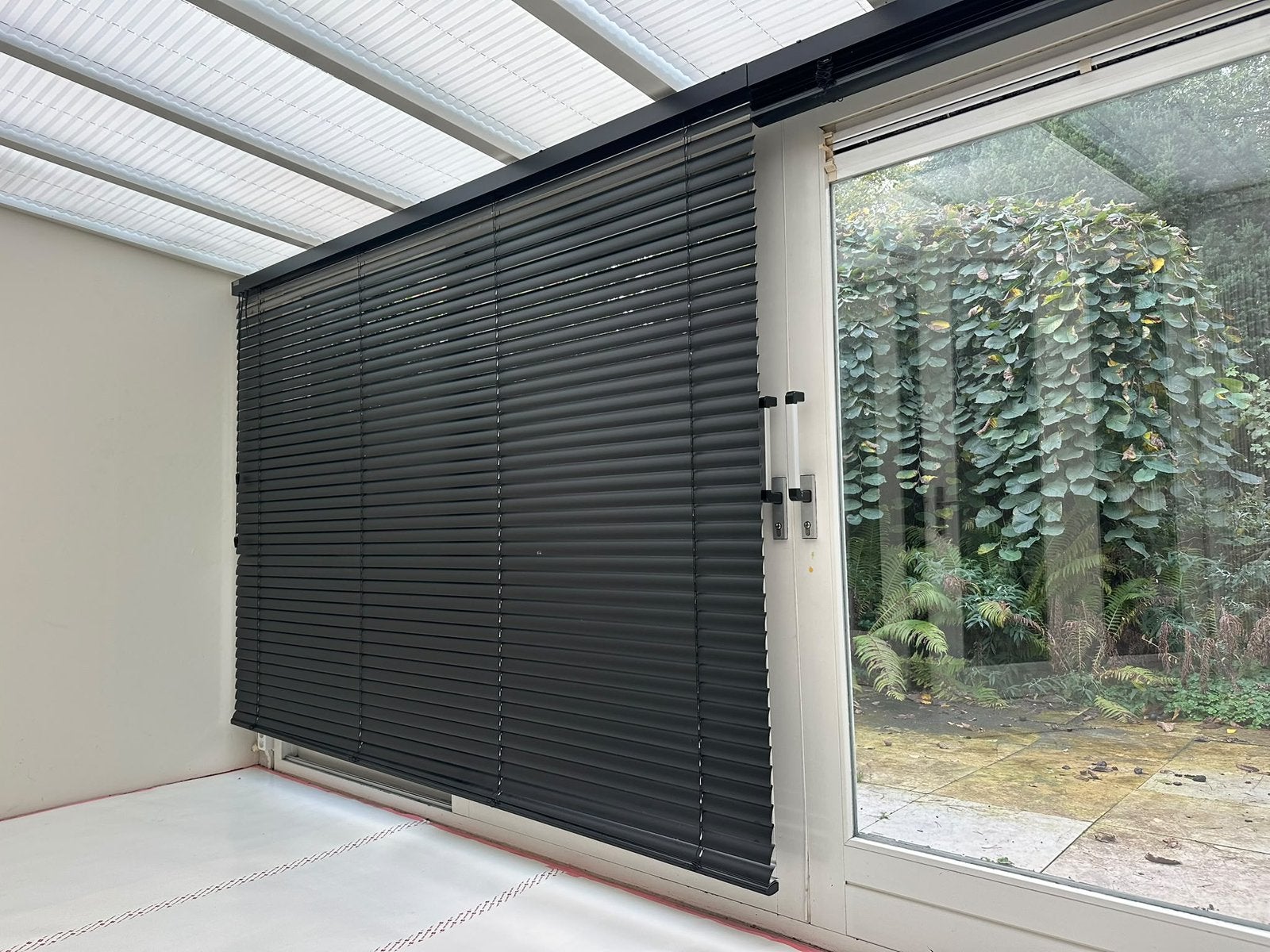 Zwarte aluminium jaloezieën 264x220cm 2 stuks, Ophalen, Gebruikt, Overige merken, 220 cm