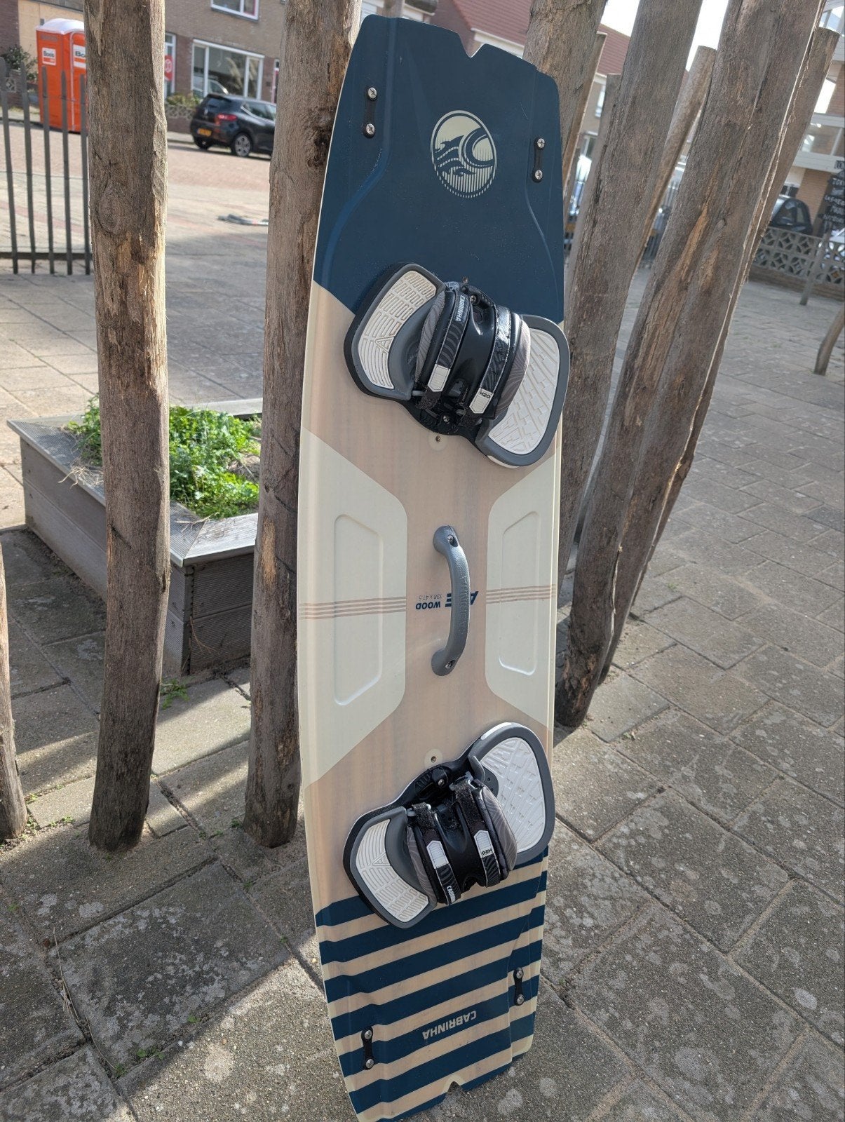 Cabrinha Ace Wood 2021 Twintip Kiteboard met H2O bindingen, Ophalen, Gebruikt, Twintip, Kiteboard