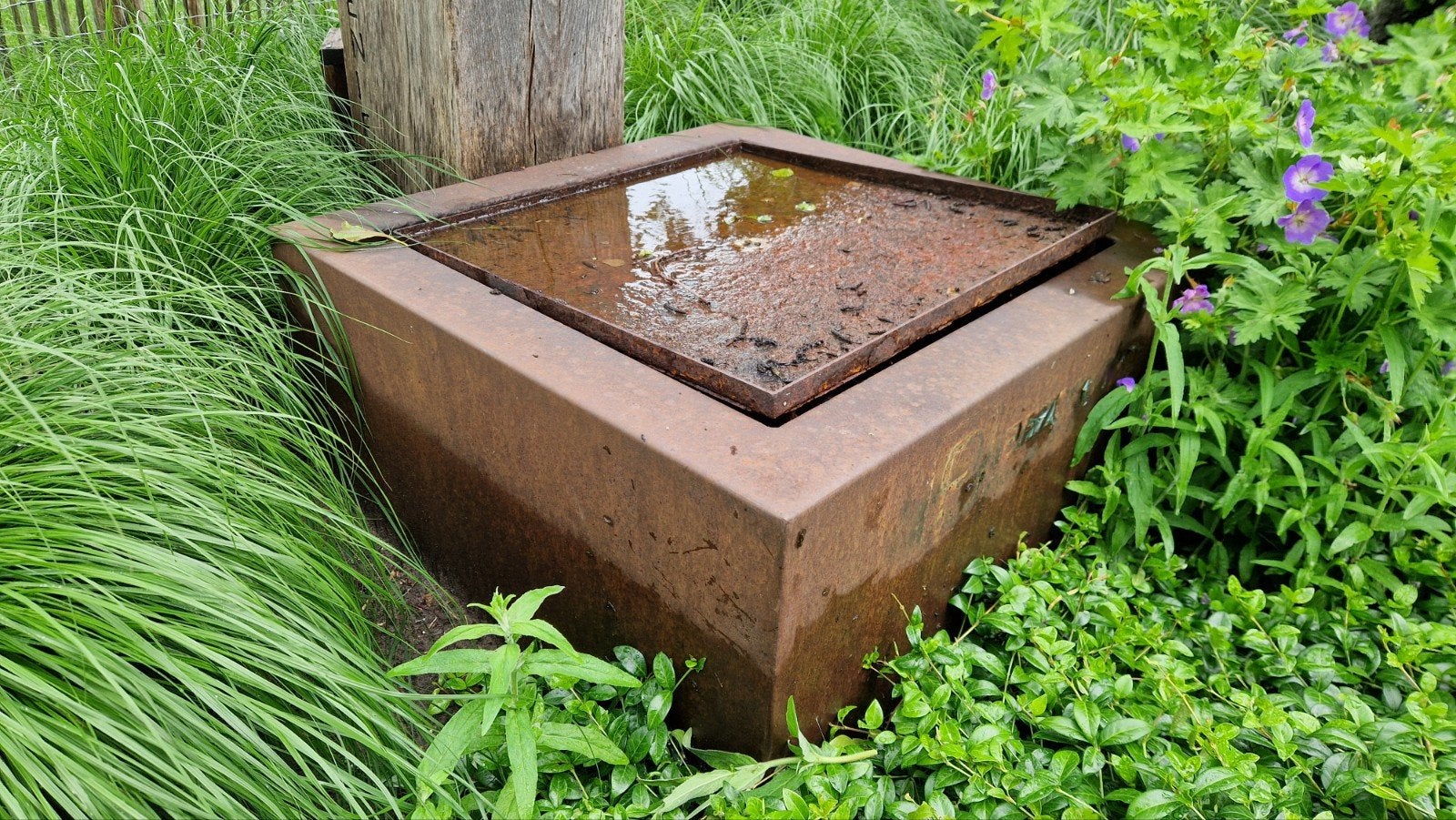 Cortenstaal Watertafel 100x100x40 cm, Tuin en Terras, Waterpartijen en Fonteinen, Ophalen of Verzenden, Gebruikt, Waterornament