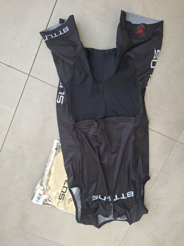 Trisuit merk BTTLNS, Maat 52/54 (L), Onbekend, Zwart, Nieuw