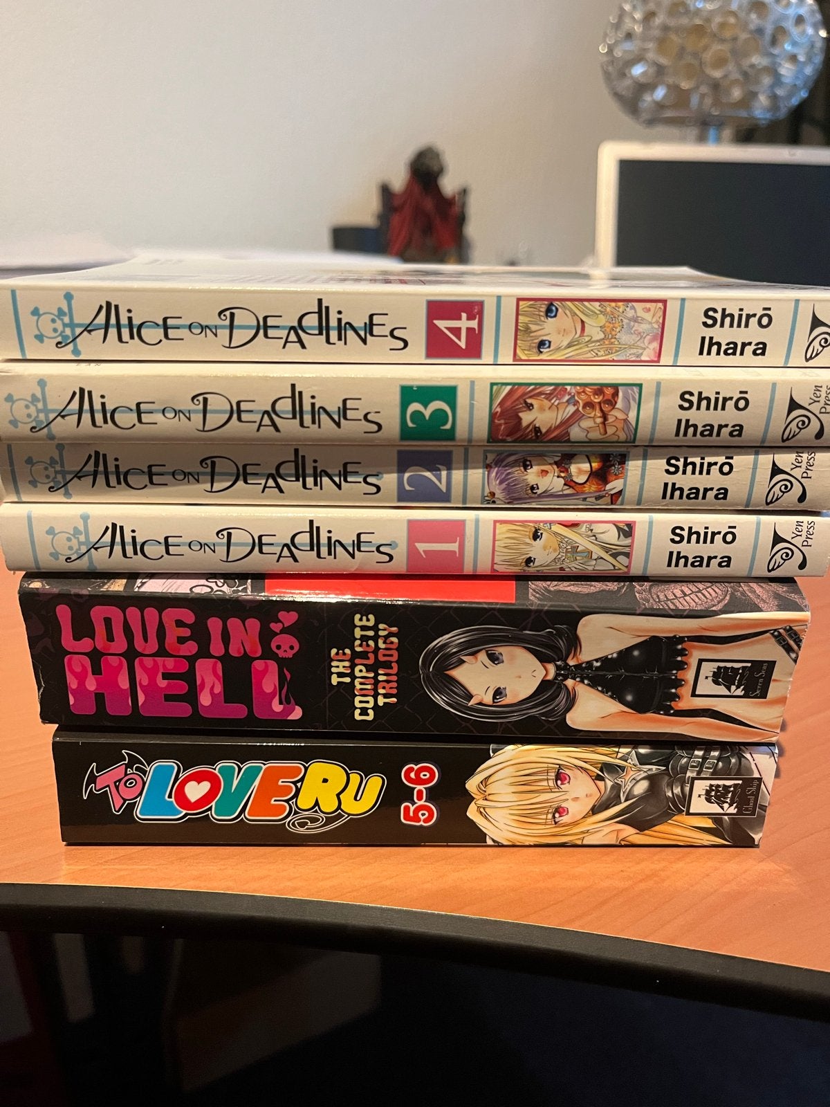 Manga bundel: Alice on Deadlines, Love in Hell, To Love Ru, Meerdere stripboeken, Ophalen of Verzenden, Gelezen