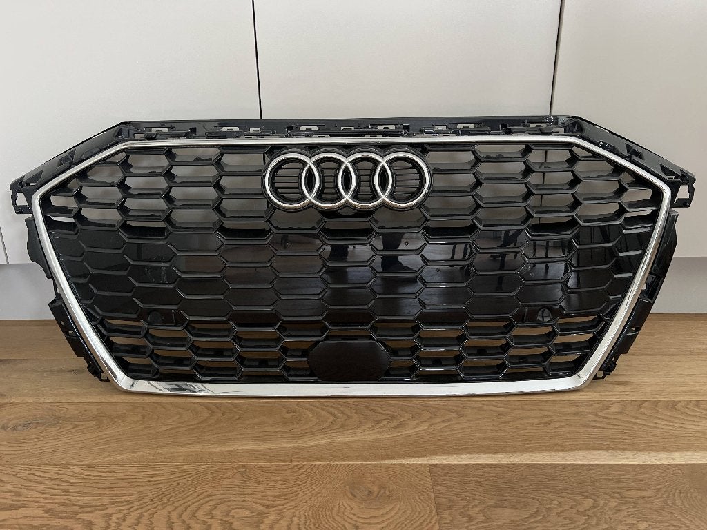 Audi A3 8Y Originele Voorgrille (grille) Zwart, Ophalen, Gebruikt, Voor, Audi