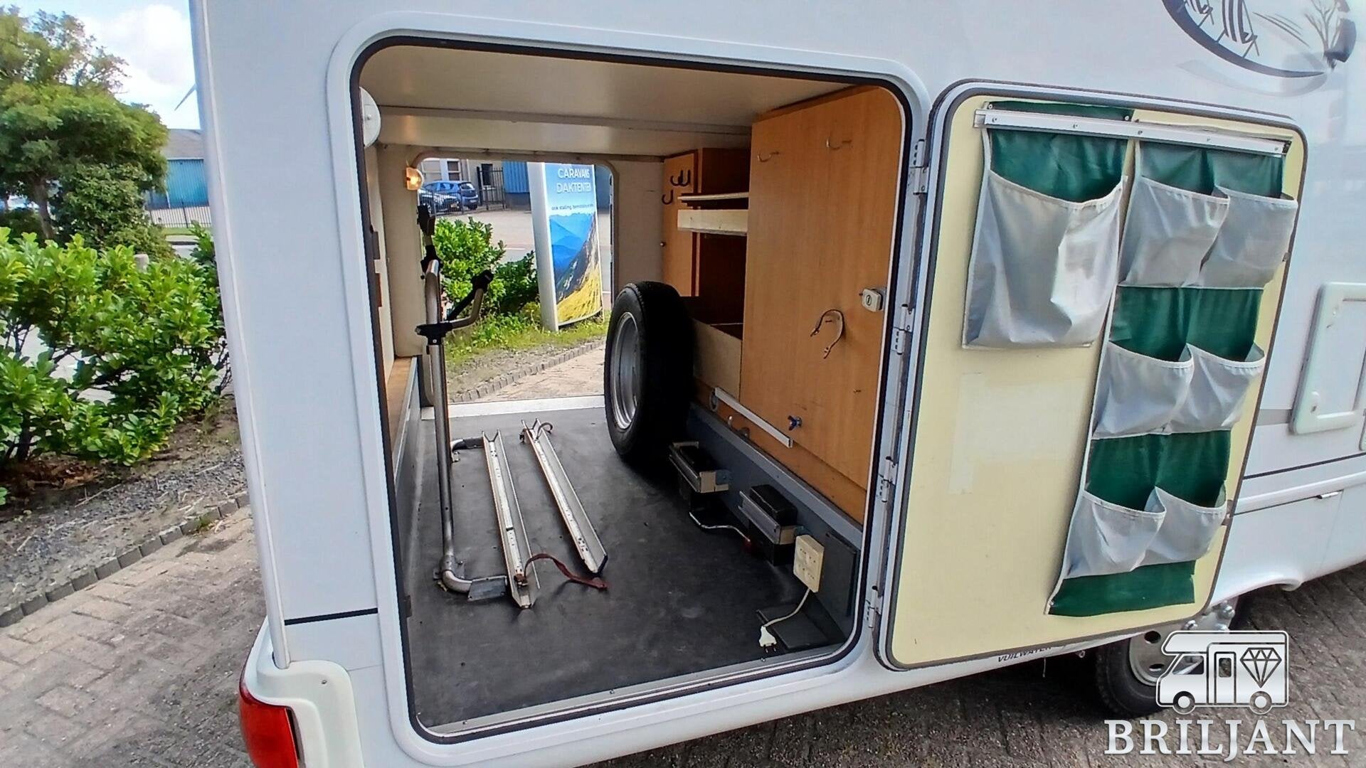 Foto 6 van Lmc LIBERTY 688 TI AUTOMAAT/dwarsbed