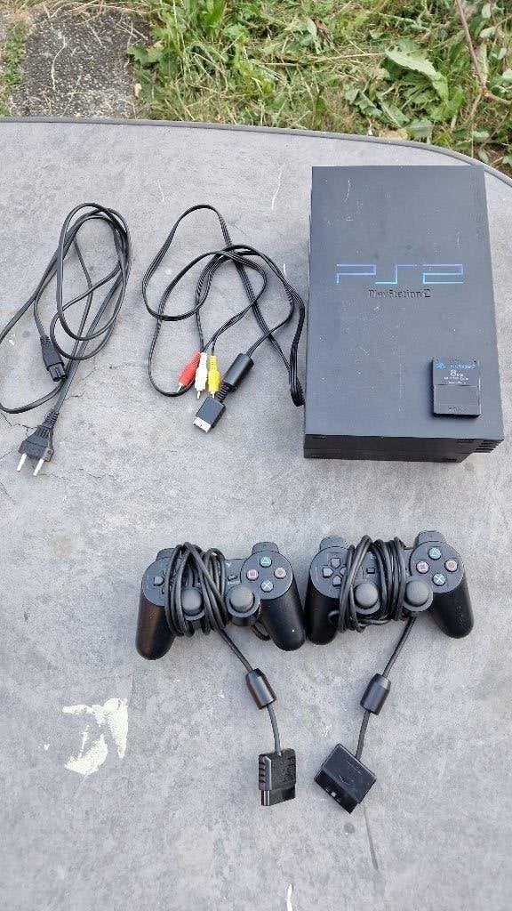 Playstation 2 incl. 2 controllers & memorycard, Spelcomputers en Games, Spelcomputers | Nintendo Wii, Gebruikt, Met 2 controllers