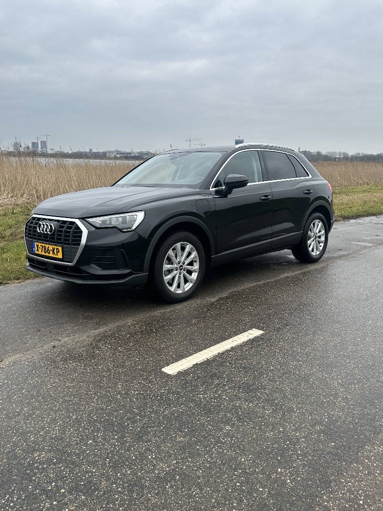 Audi Q3 45 Tfsi e 245pk Phev S Tronic 2021 Zwart, Stof, 1395 cc, SUV of Terreinwagen, Geïmporteerd
