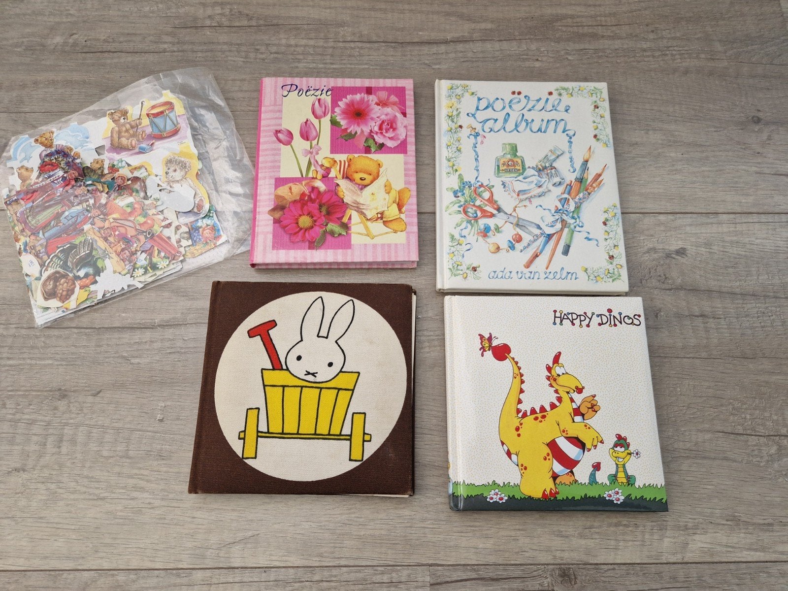 Poëzie album boekjes 4 stuks plaatjes dinosaurus nijntje ada, Verzamelen, Ophalen of Verzenden