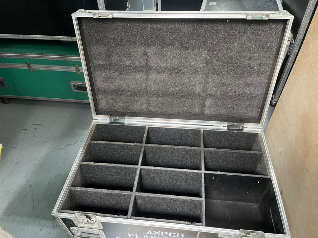TECHNOCASE Flightcase 11Vakken 94x56cm 28+8cm hoog + Wheels, Muziek en Instrumenten, Behuizingen en Koffers, Gebruikt, Overige instrumenten
