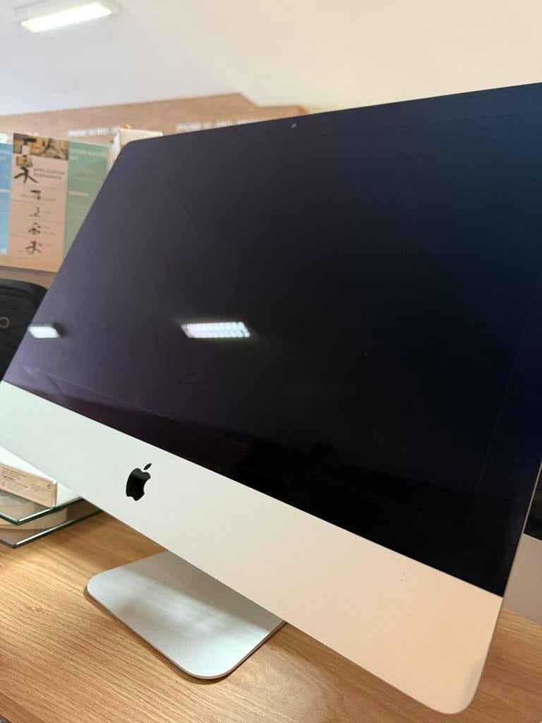 Apple iMac 21.5 inch, Ophalen of Verzenden, 6431ht, Frame of Mal, Zo goed als nieuw