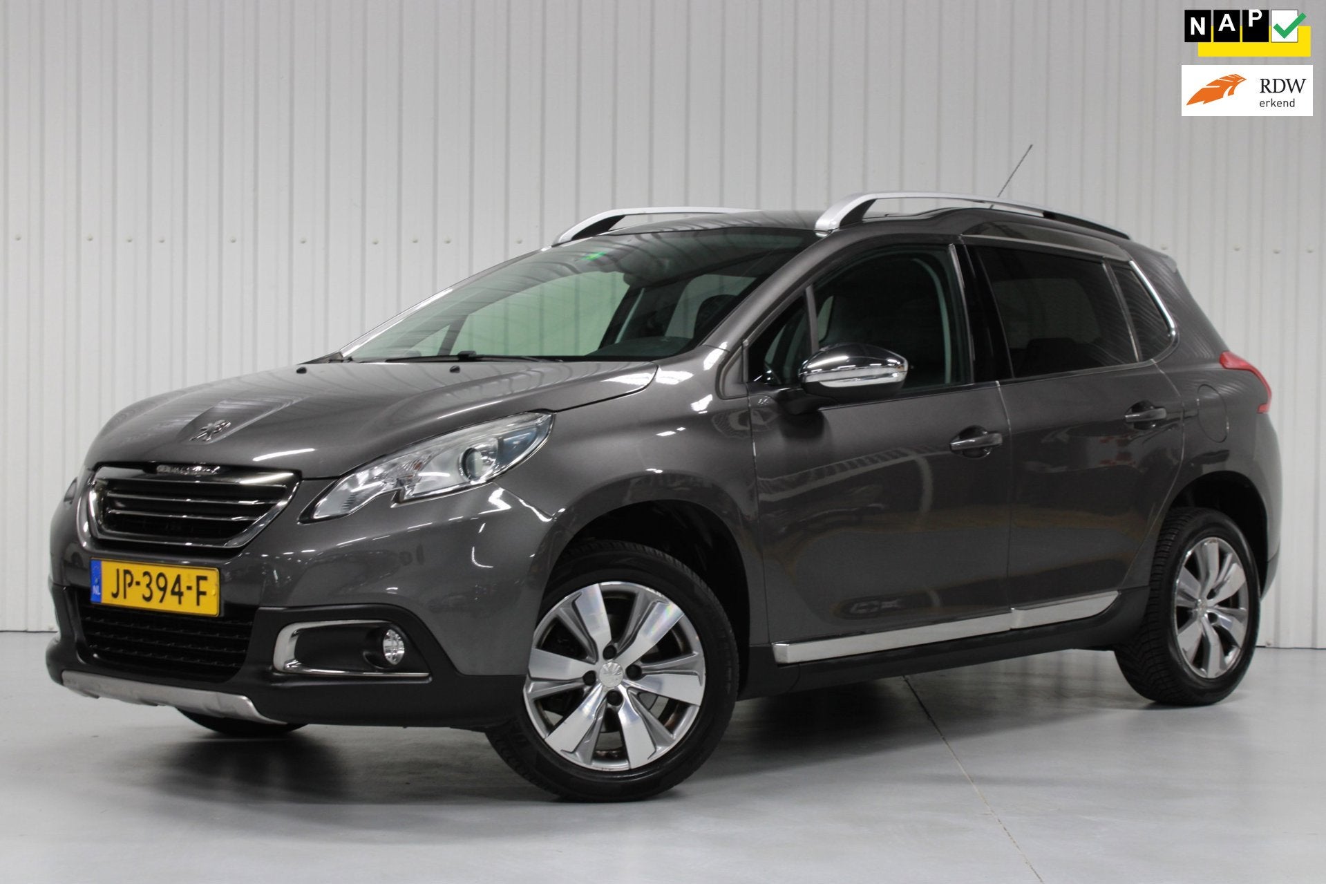Peugeot 2008 1.2 PureTech Blue Lease Executive, Voorwielaandrijving, Dealer onderhouden, Gebruikt, 1270 kg