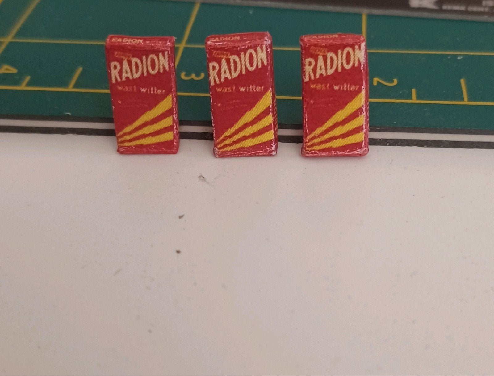 1:12 Nostalgische Radion wasmiddel verpakkingen., Verzamelen, Poppenhuizen en Toebehoren, Ophalen of Verzenden, Nieuw, Poppenhuis
