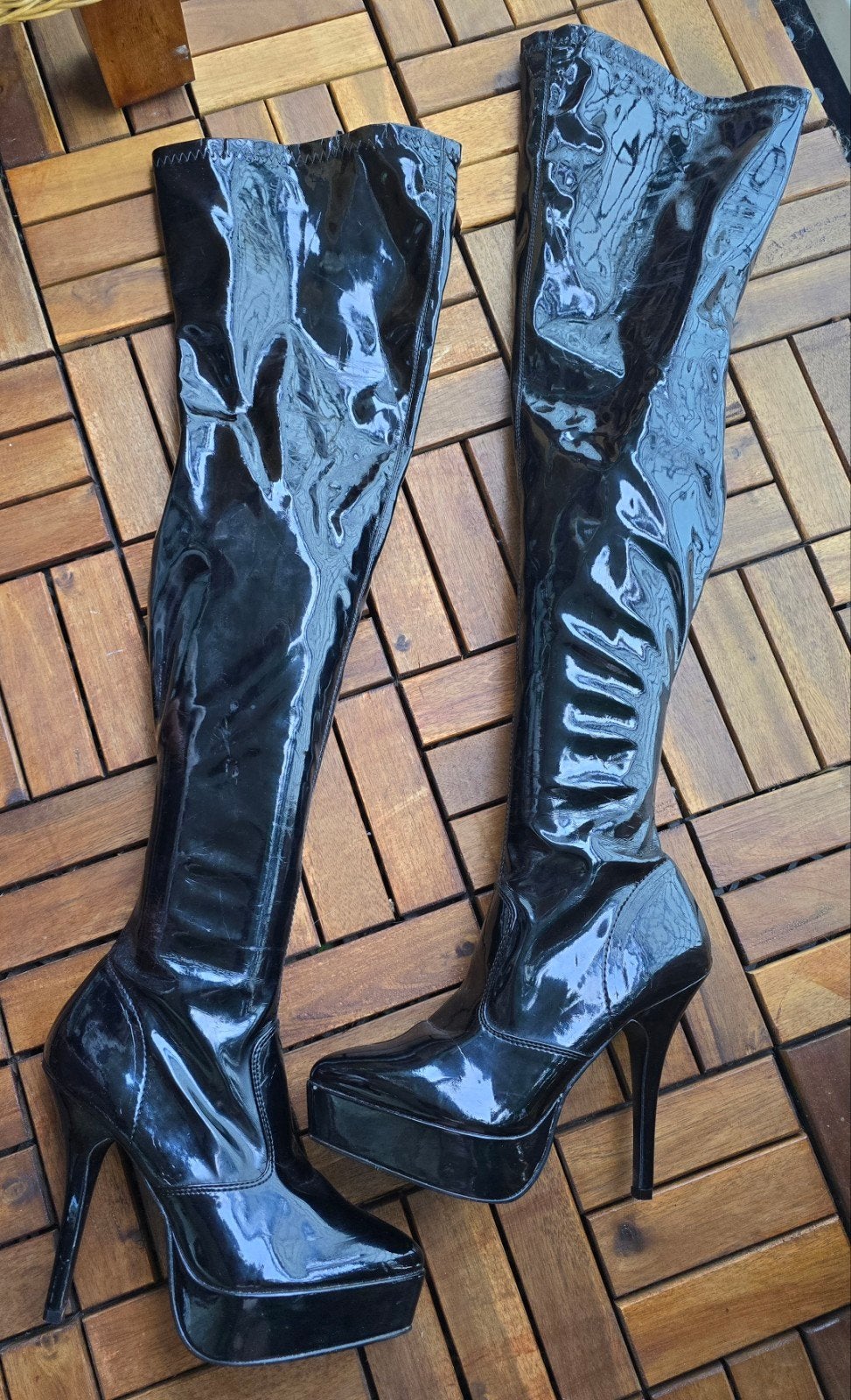 prachtige overknee laarzen. Devious by Pleaser maat 37 Lak, Kleding | Dames, Hoge laarzen, Zwart, Ophalen of Verzenden, Zo goed als nieuw