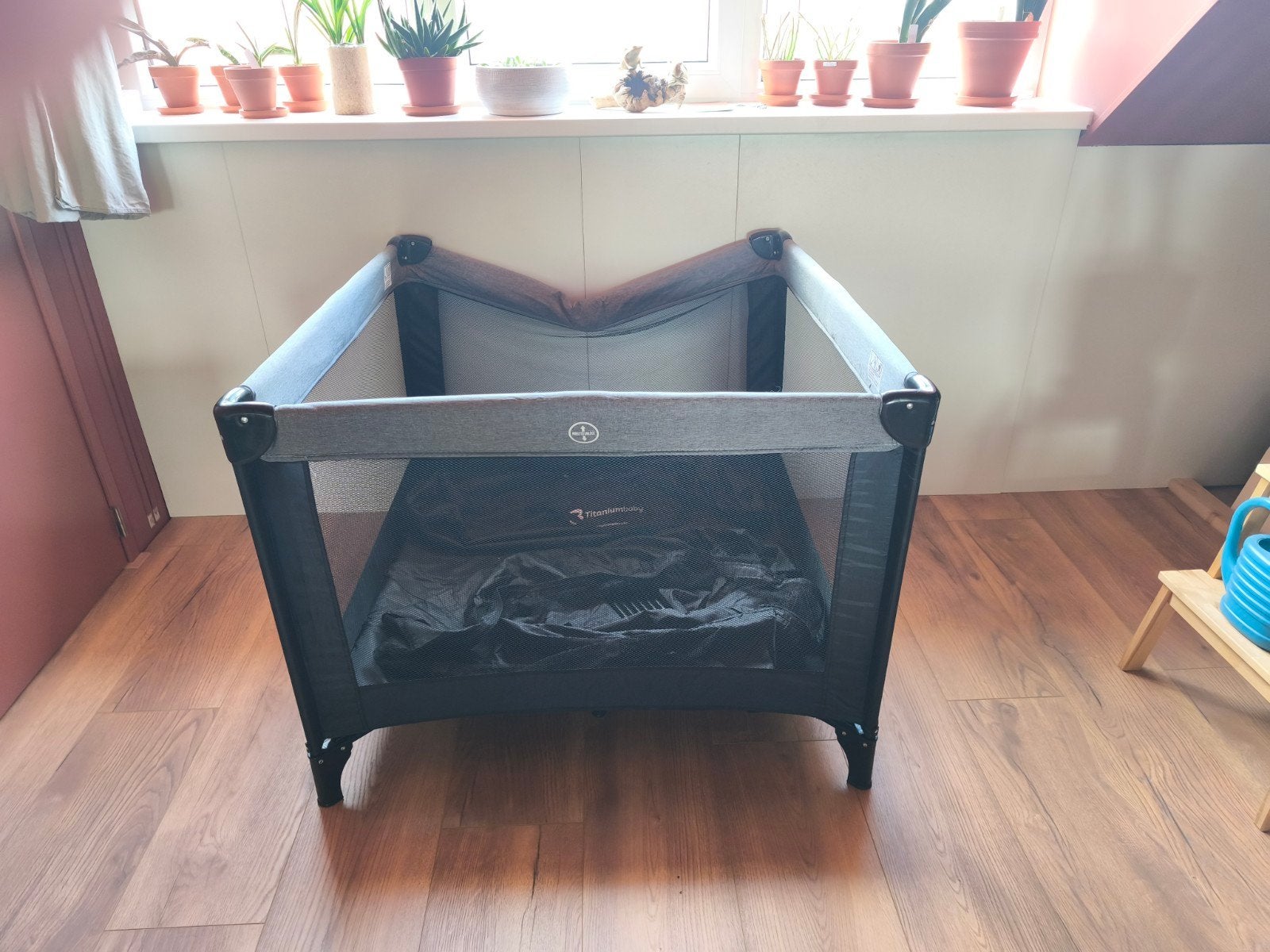 Campingbox / campingbed van Titaniumbaby, Ophalen, Gebruikt, Vierkant, In hoogte verstelbaar
