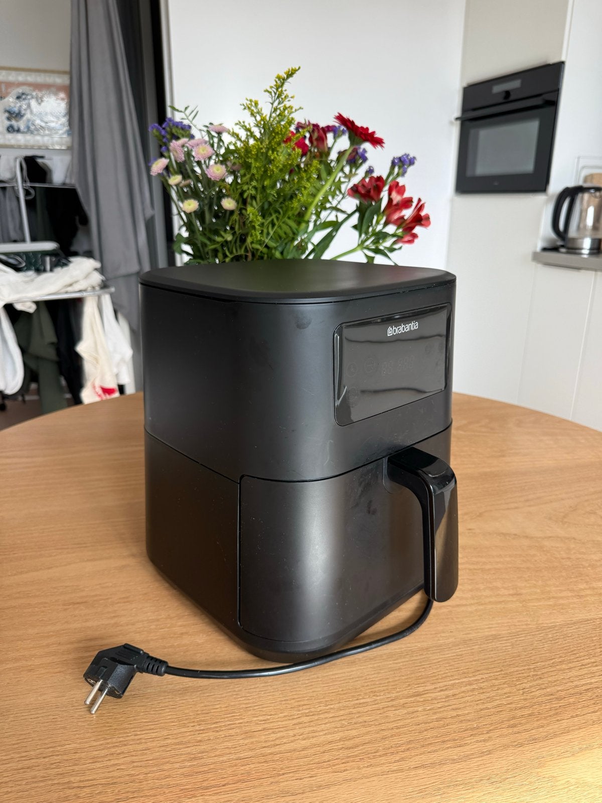 Brabantia Airfryer 5.7L BBEK1137 - Werkt perfect!, Ophalen of Verzenden, Gebruikt, Airfryer
