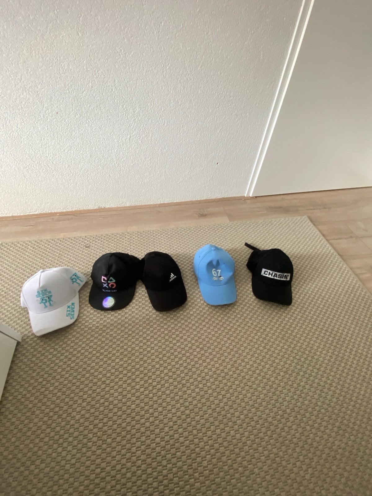 5 petten (o.a. Adidas, Playstation, Chasin'), Ophalen of Verzenden, Gedragen, One size fits all, Pet