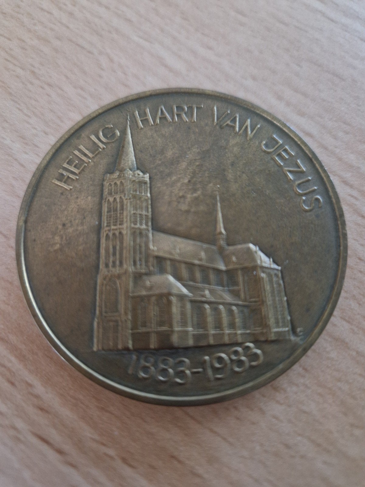 Herdenkingspenning Heilig Hart van Jezus Vinkeveen, Ophalen, Brons, Nederland