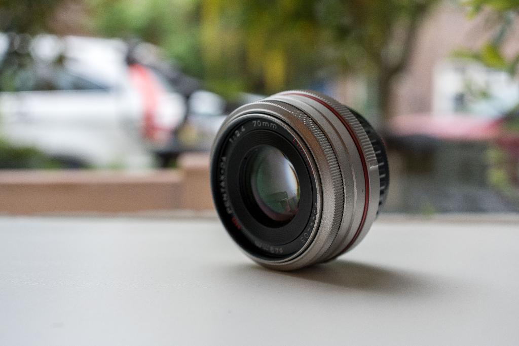 Pentax HD DA 70mm f/2.4 Limited Silver - OVP (portretlens), Ophalen of Verzenden, Zo goed als nieuw, Telelens