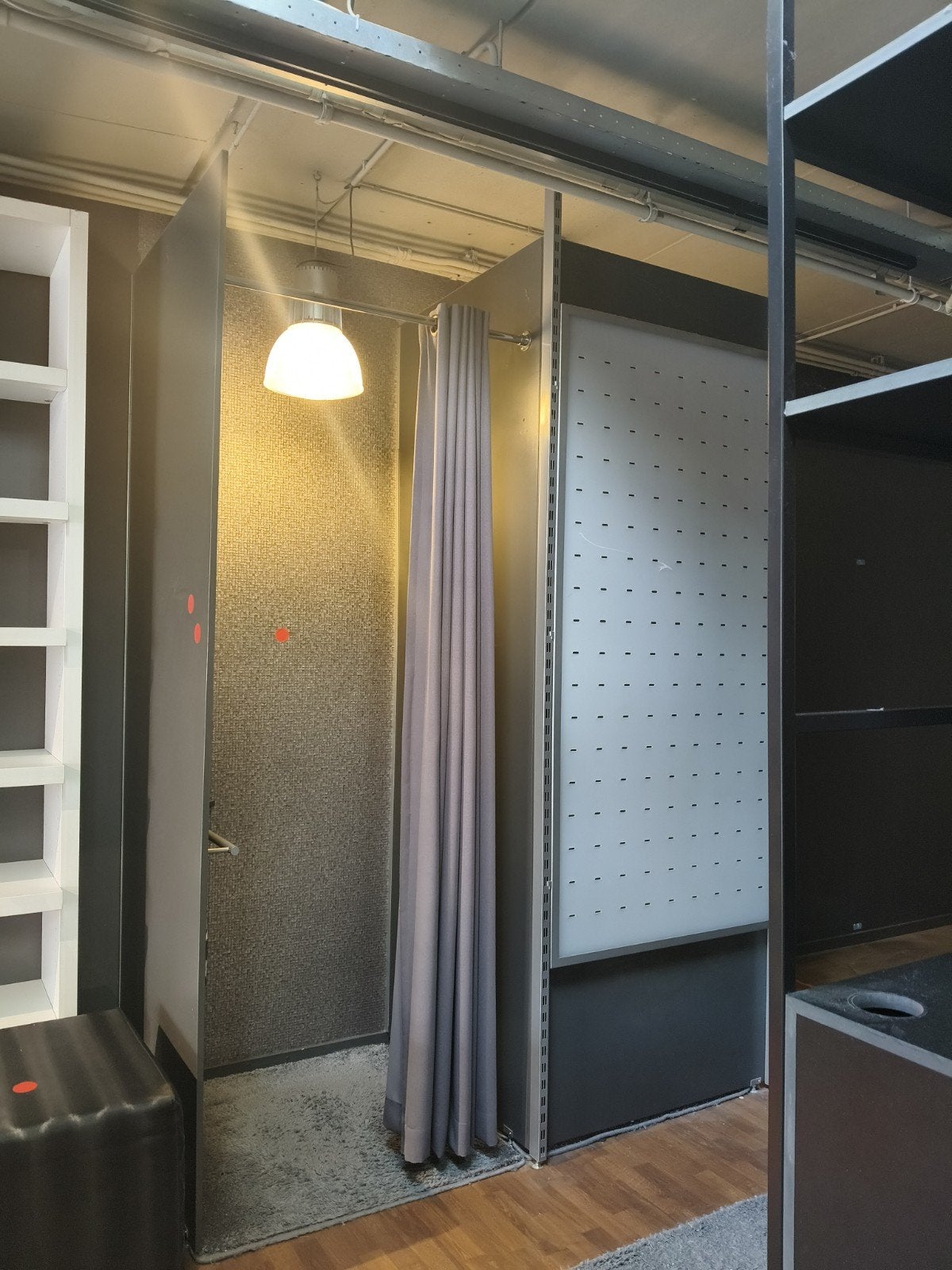 Paskamers van Shoeby interieur, Ophalen