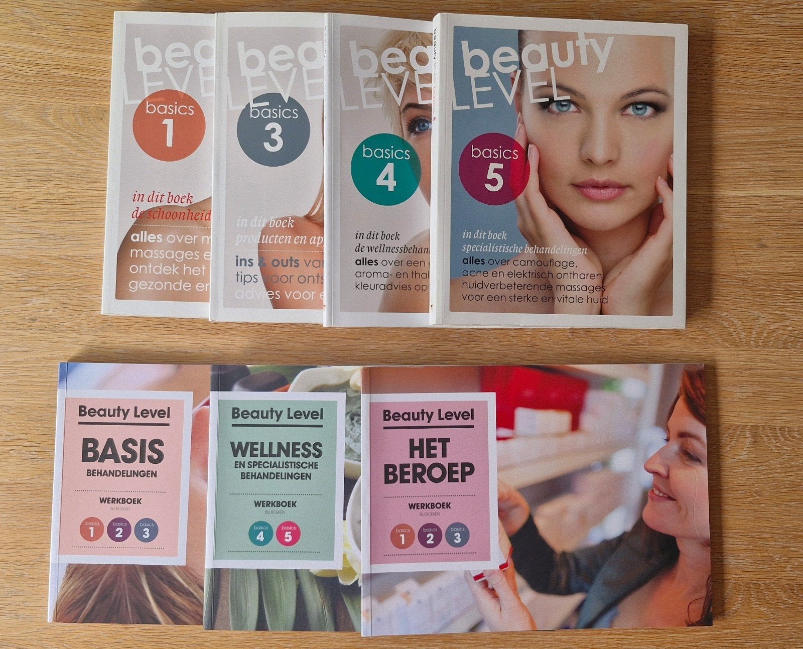 Beauty Level 1, 3, 4, 5 + werkboeken (ongebruikt), Boeken, Schoolboeken, Ophalen of Verzenden, Zo goed als nieuw, Overige niveaus