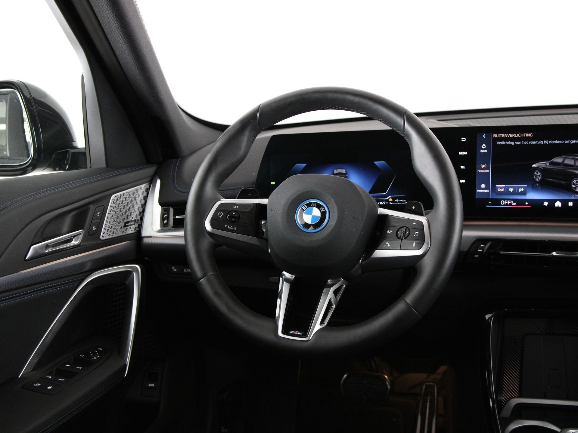 BMW X1 xDrive25e M-Sport Pro (bj 2025, automaat), Auto's, Gebruikt, Met garantie (alle), Overige brandstoffen, Zwart