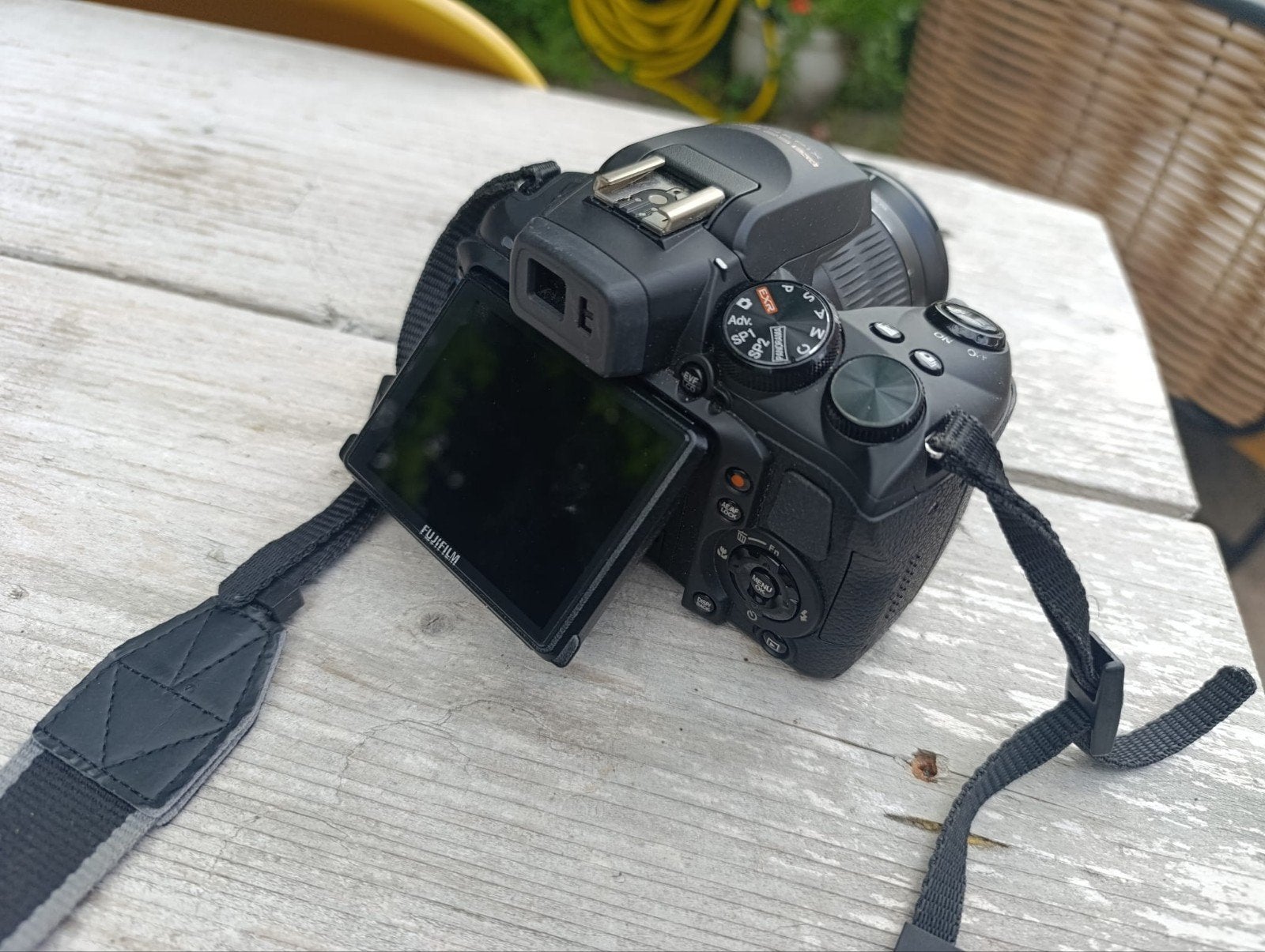 Fujifilm FinePix HS25EXR Bridgecamera met 30x optische zoom, Ophalen, Kantelbaar/draaibaar scherm, Zo goed als nieuw, Fujifilm