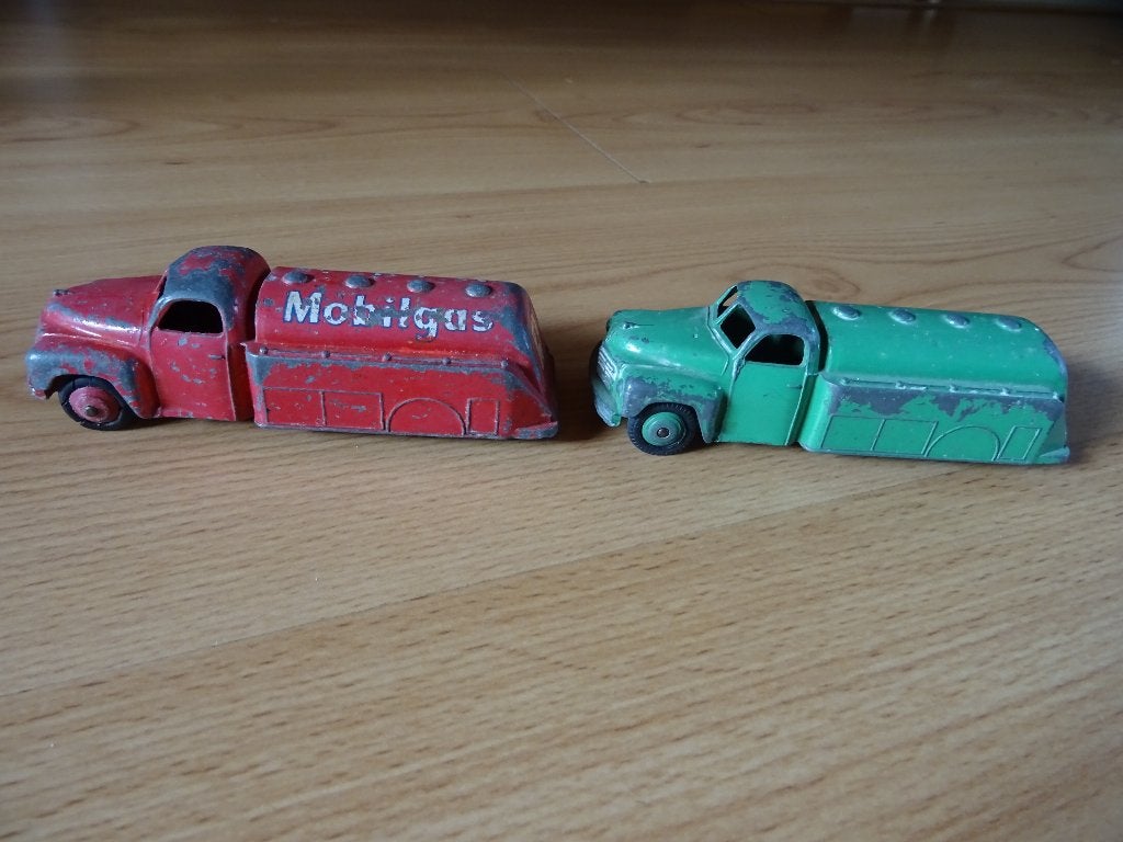 2 stuks Dinky Toys Studebaker Tanker, Hobby en Vrije tijd, Ophalen of Verzenden, Gebruikt, Auto, Dinky Toys