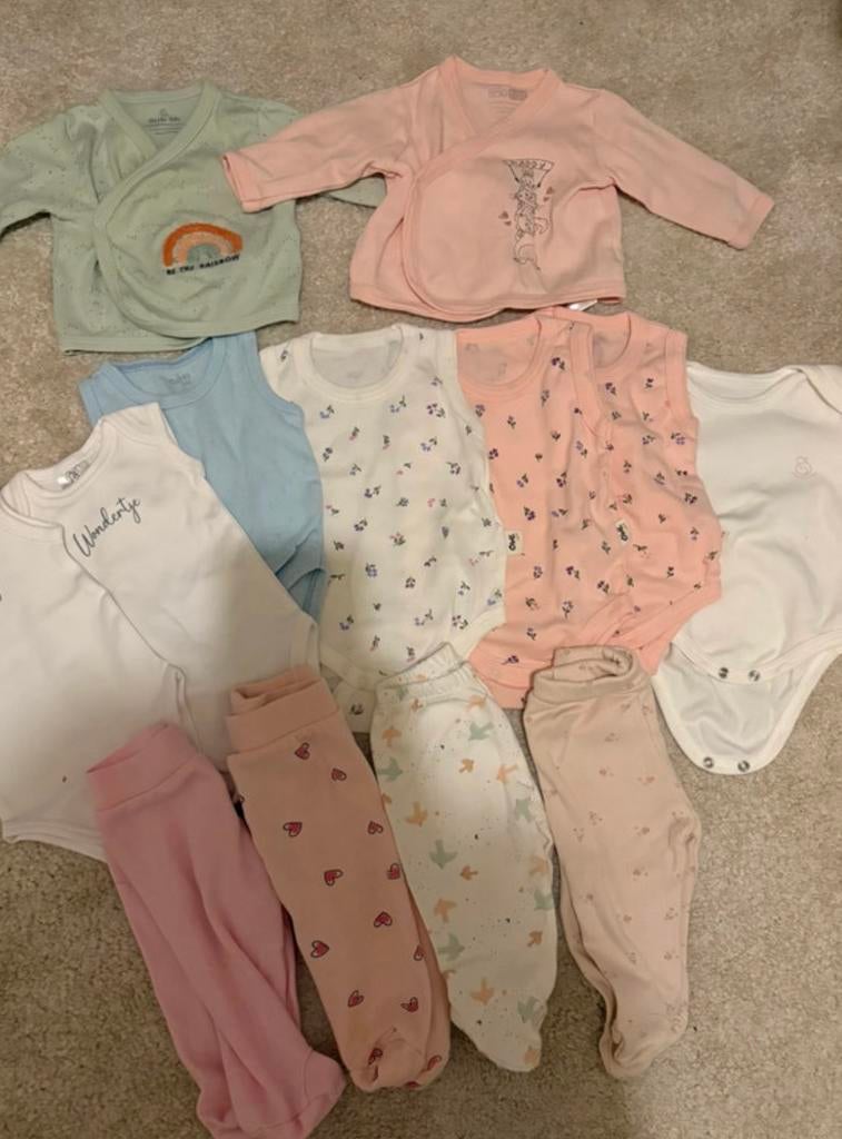 Newborn Babykleding:rompertjes, broekjes en overslagshirtjes, Ophalen of Verzenden, Gebruikt, Jongetje of Meisje