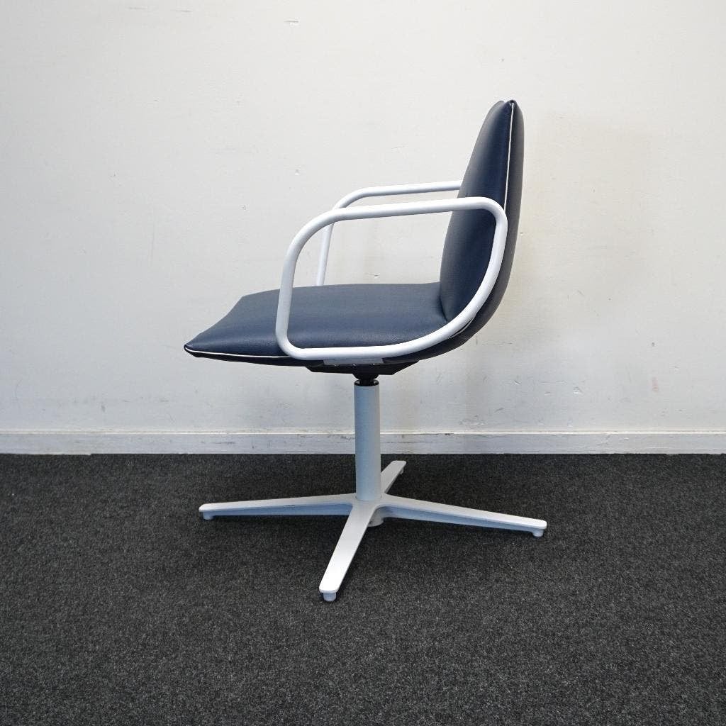 Vicarbe Noha Lounge Vergaderstoel |  Blauw leer | Draaibaar, Gebruikt, -, Blauw, Ophalen of Verzenden