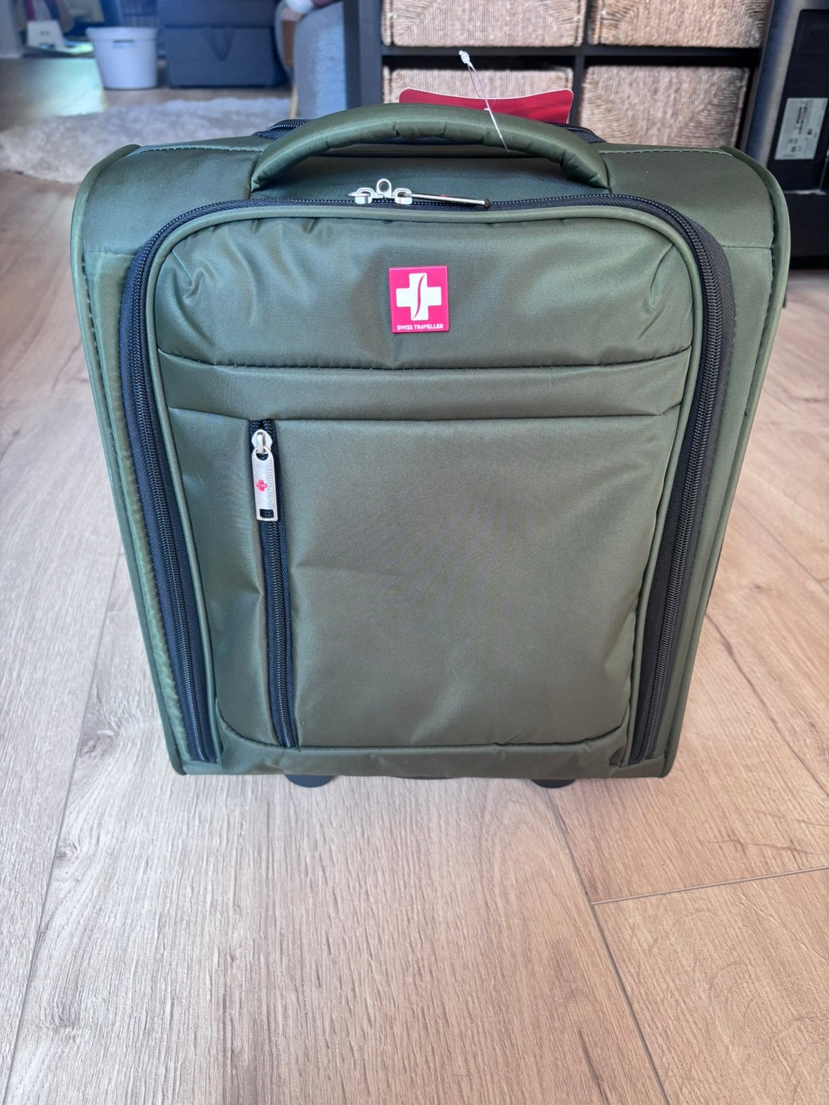 Swiss Traveller handbagagekoffer donkergroen – nieuw, Sieraden, Tassen en Uiterlijk, Koffers, Wieltjes, Hard kunststof, Nieuw