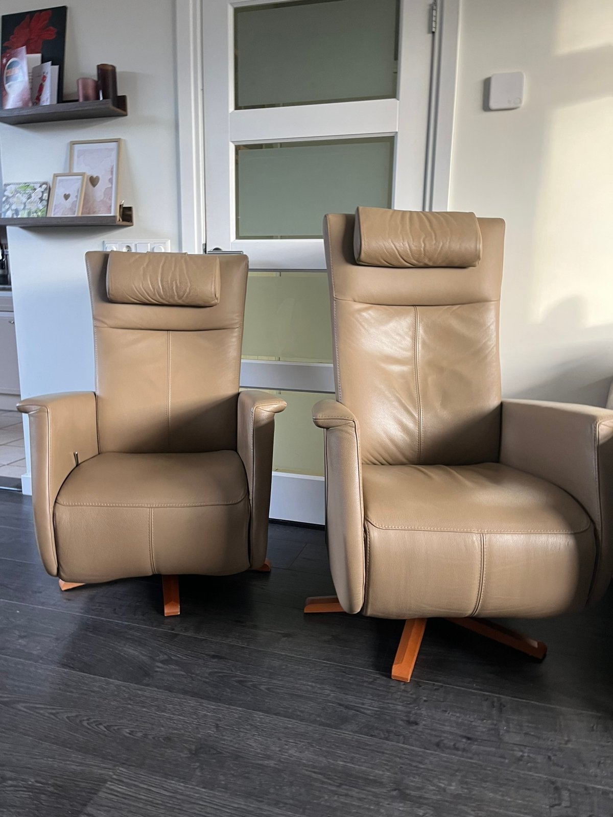 Setje 2 Prominent Relaxfauteuils Leer Taupe S en L Toscana, Ophalen