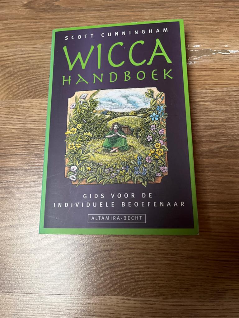 Wicca Handboek: Gids voor de Individuele Beoefenaar, Ophalen, Zo goed als nieuw, Spiritualiteit algemeen, Instructieboek