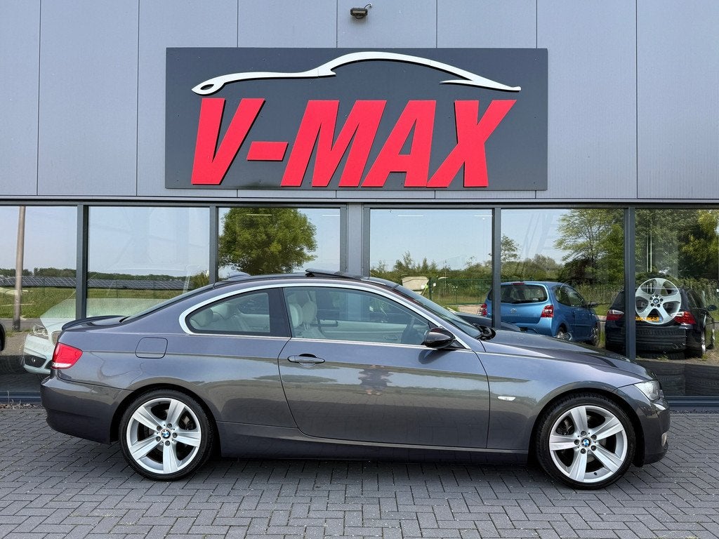 BMW 325i Coupe AUT Introduction Schuifdak Leder Navi Xenon, Auto's, Automaat, 745 kg, Achterwielaandrijving, Gebruikt