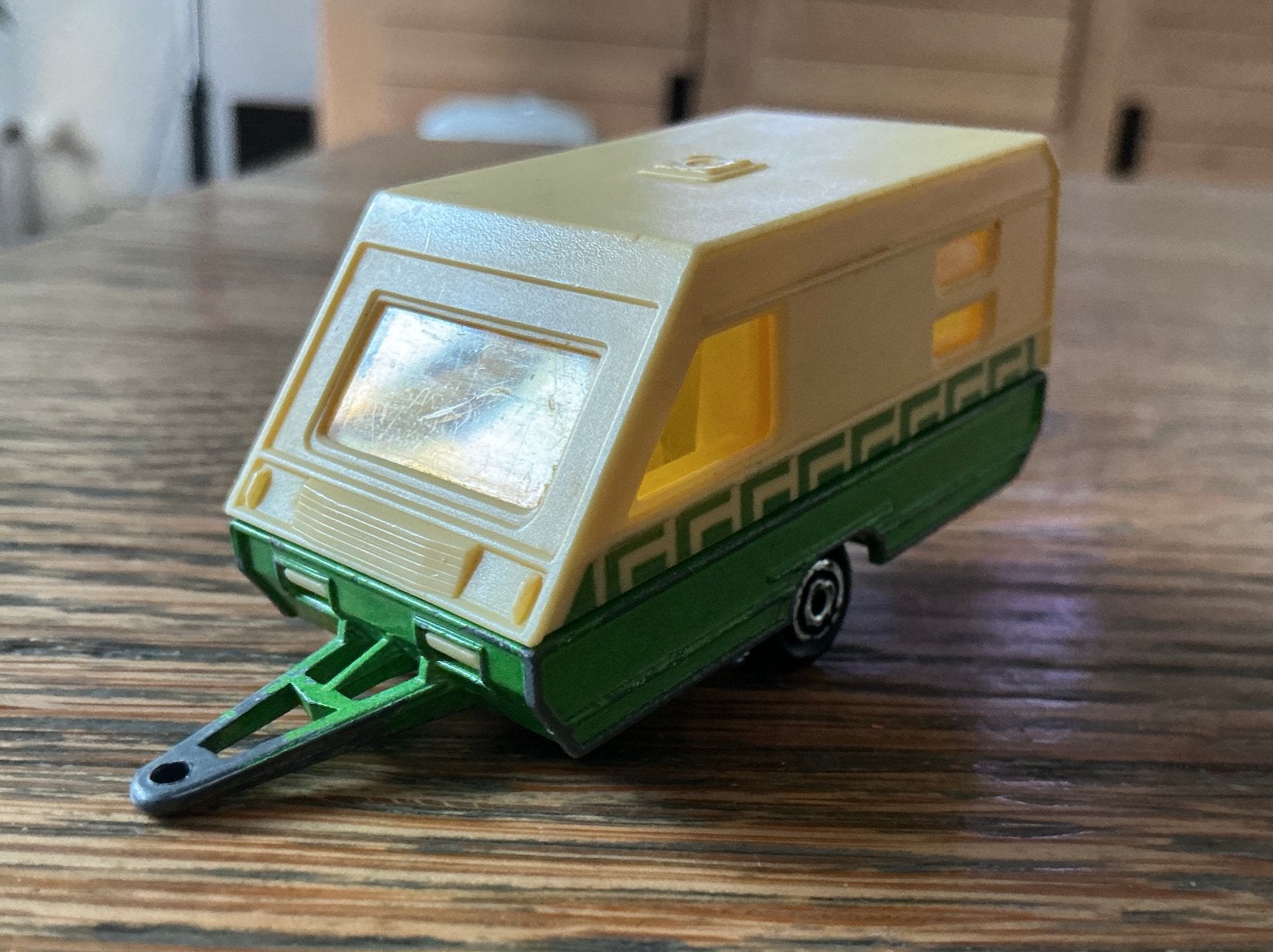 Oude Caravan 325 Majorette, Ophalen, Zo goed als nieuw, Auto
