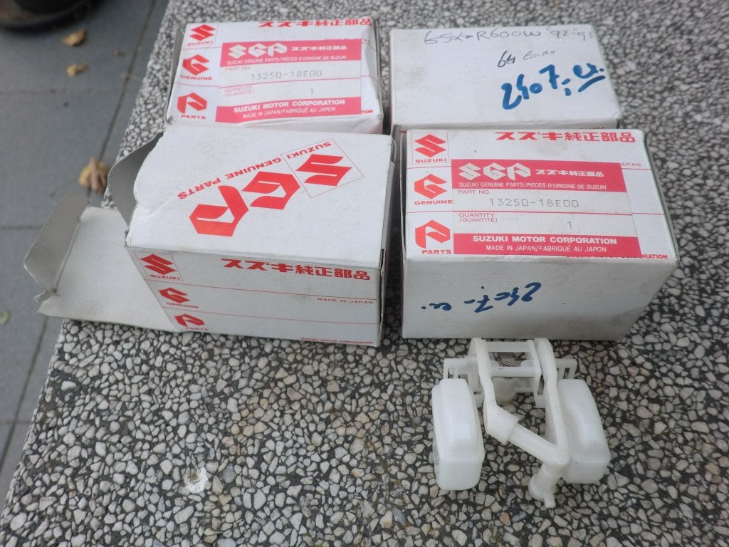 Suzuki  GSX-R600  vlotterset carburator, Motoren, Ophalen of Verzenden, Nieuw