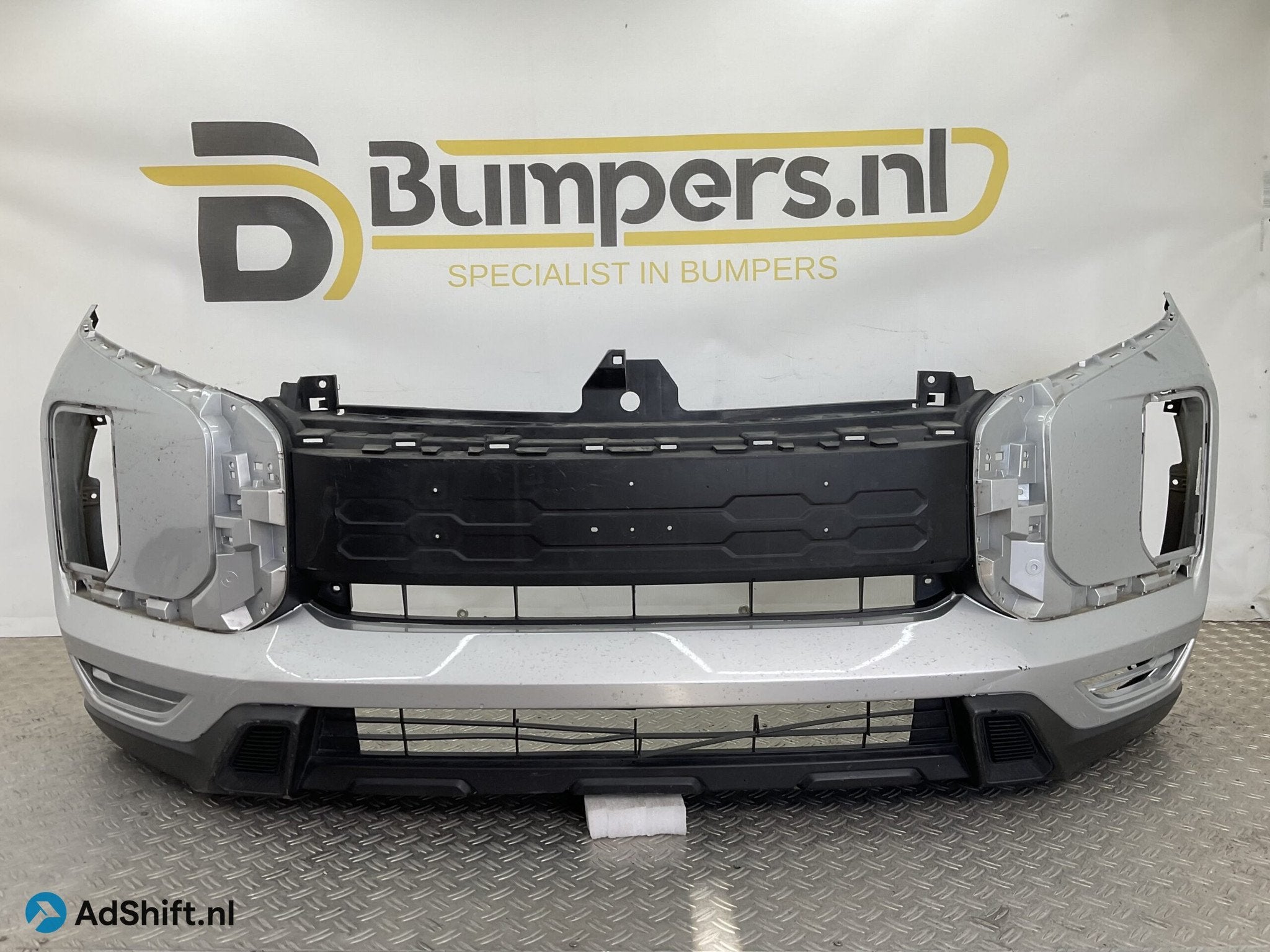 Bumper Mitsubishi Outlander ASX 2020-2024 6400J611ZZ Voorbum, Bumper