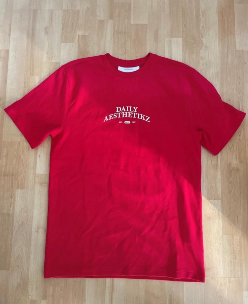 Daily aesthetikz shirt nieuw rood, Kleding | Heren, T-shirts, Ophalen of Verzenden, Nieuw, Maat 48/50 (M), Rood