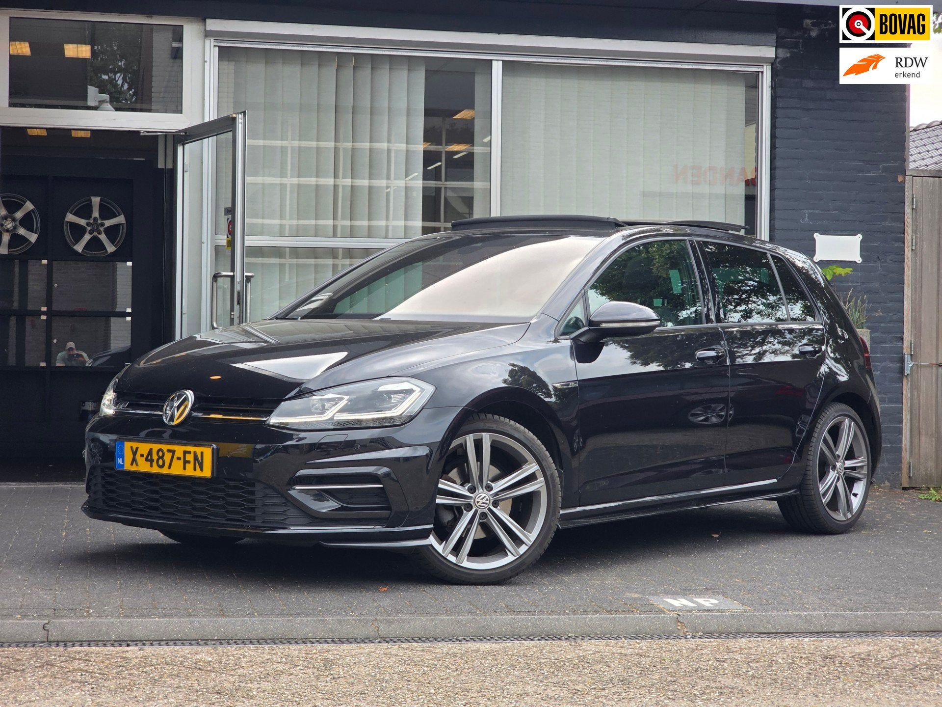 Volkswagen Golf 1.5 TSI Highline Business R-LINE / PANO / VI, Elektrische ramen, 4 cilinders, 150 pk, Alcantara