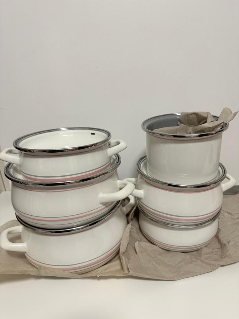 Nieuwe emaille pannenset - 6-delig, Huis en Inrichting, Keuken | Potten en Pannen, Ophalen, Nieuw, Overige materialen, Pannenset