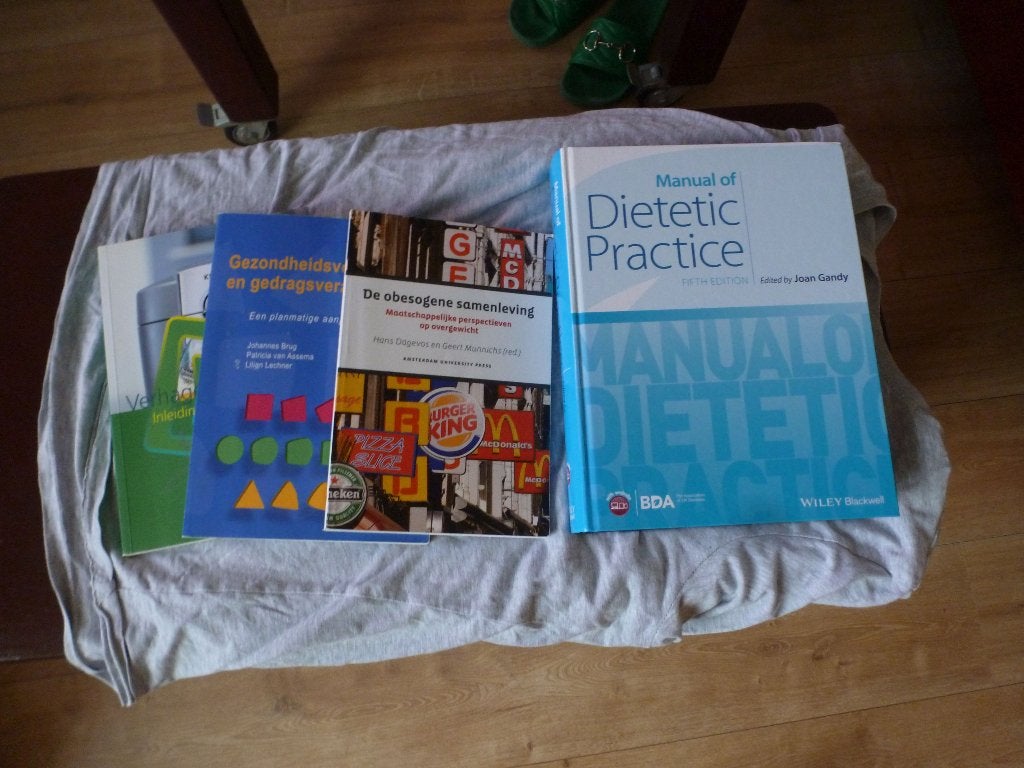 voeding en diëtetiek schoolboeken 4x -GRATIS zend, Verzenden, Zo goed als nieuw, Dieet en Voeding