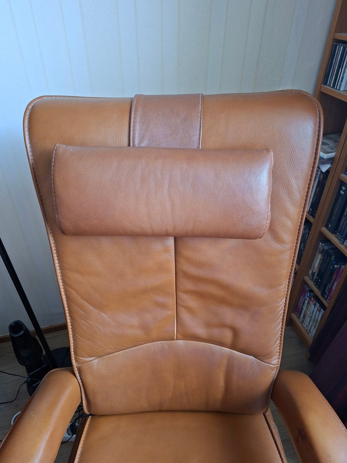 Luxe cognac kleurige Leren electische sta op stoel., Ophalen, 75 tot 100 cm, Zo goed als nieuw, Leer