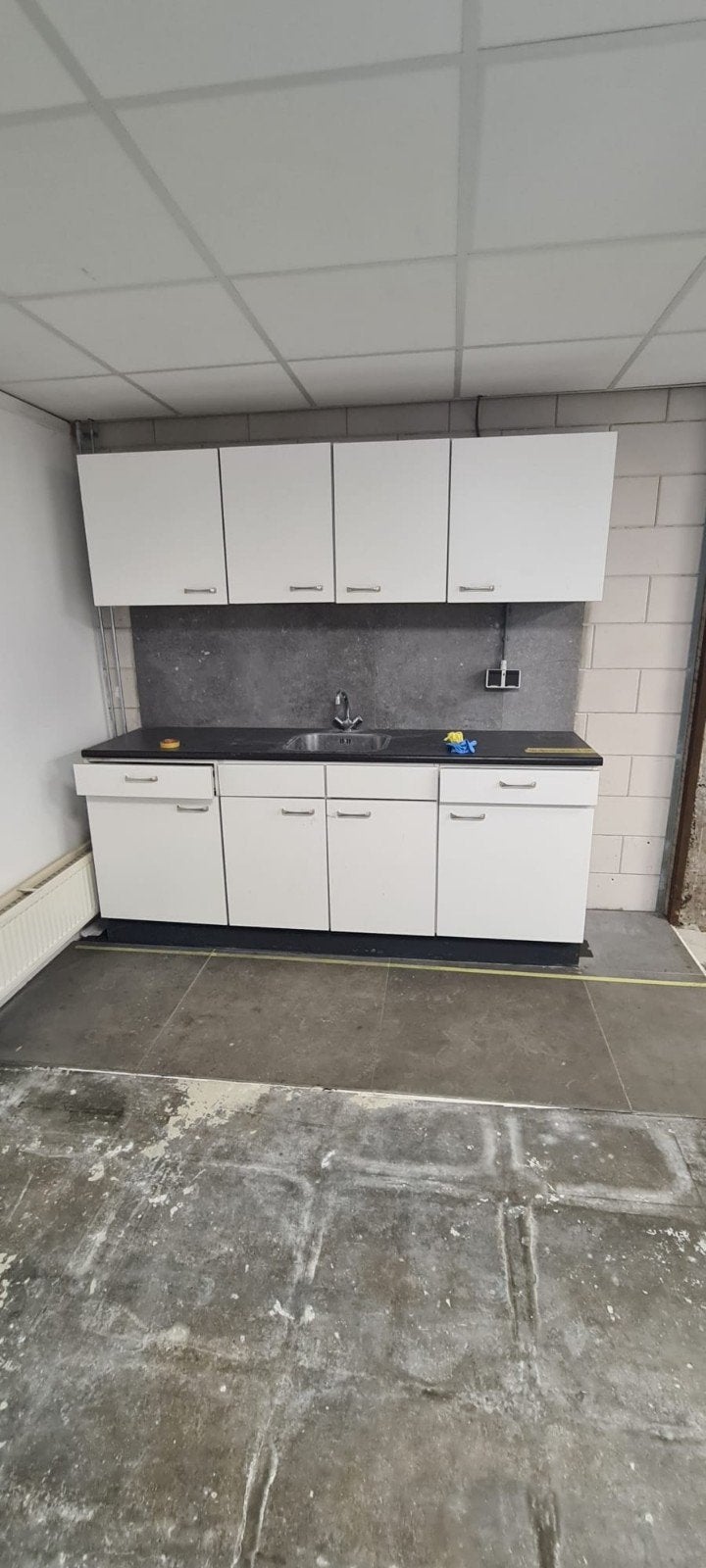 Gratis keukenblok met bovenkasten, reeds gedemonteerd, Ophalen, Gebruikt, Wit, Enkelwandige keuken