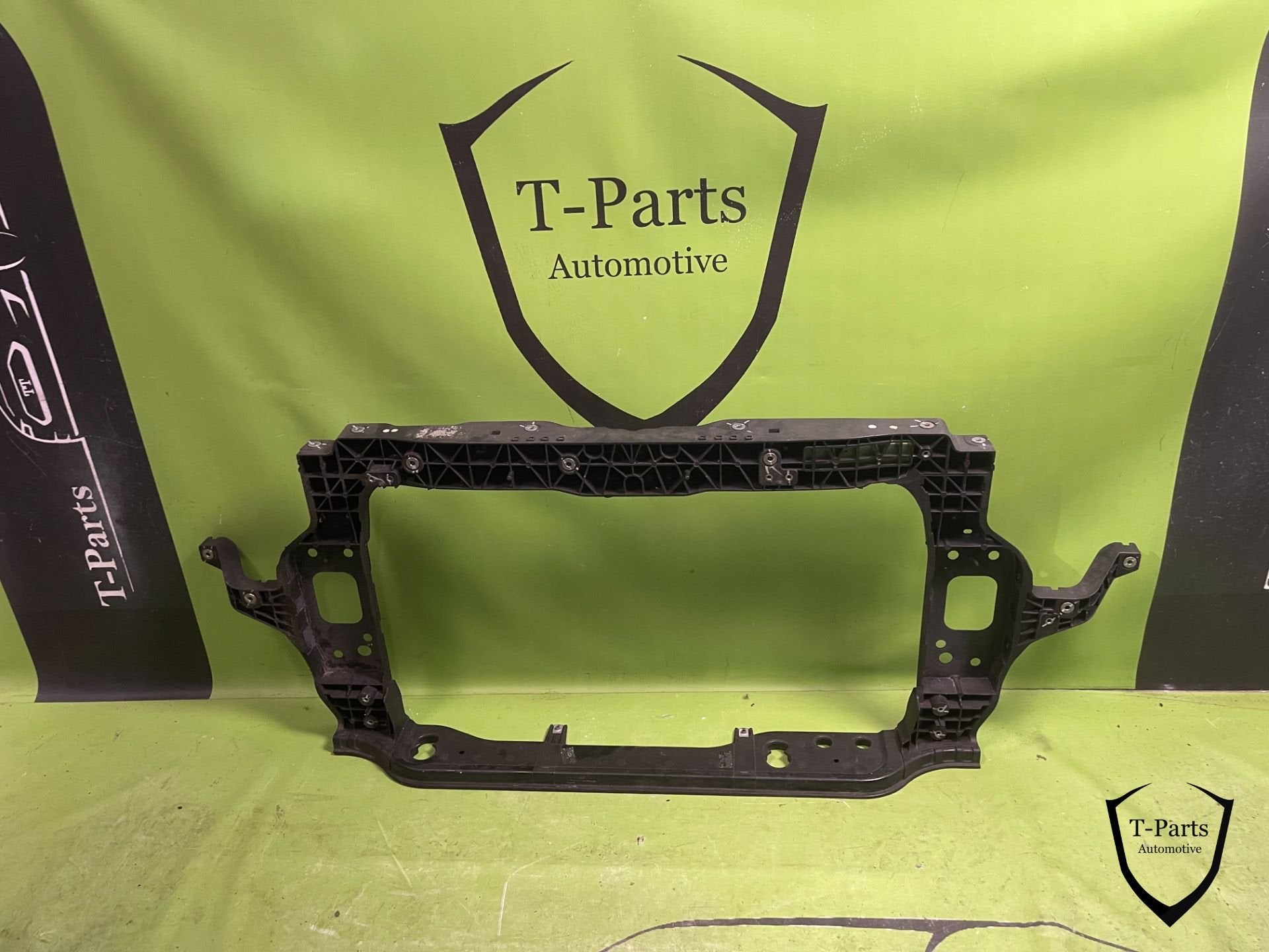 hyundai i20 front voorfront paneel 64101Q0080, Gebruikt, Heolleung-ro 12
06797  Seoul, Ophalen of Verzenden, Info@hyundai.com