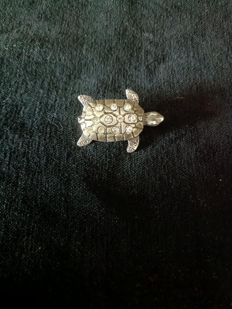Vintage Zilverkleurige Schildpad Broche met Strass, 4 tot 7 cm, Gebruikt, Ophalen of Verzenden, Zilver