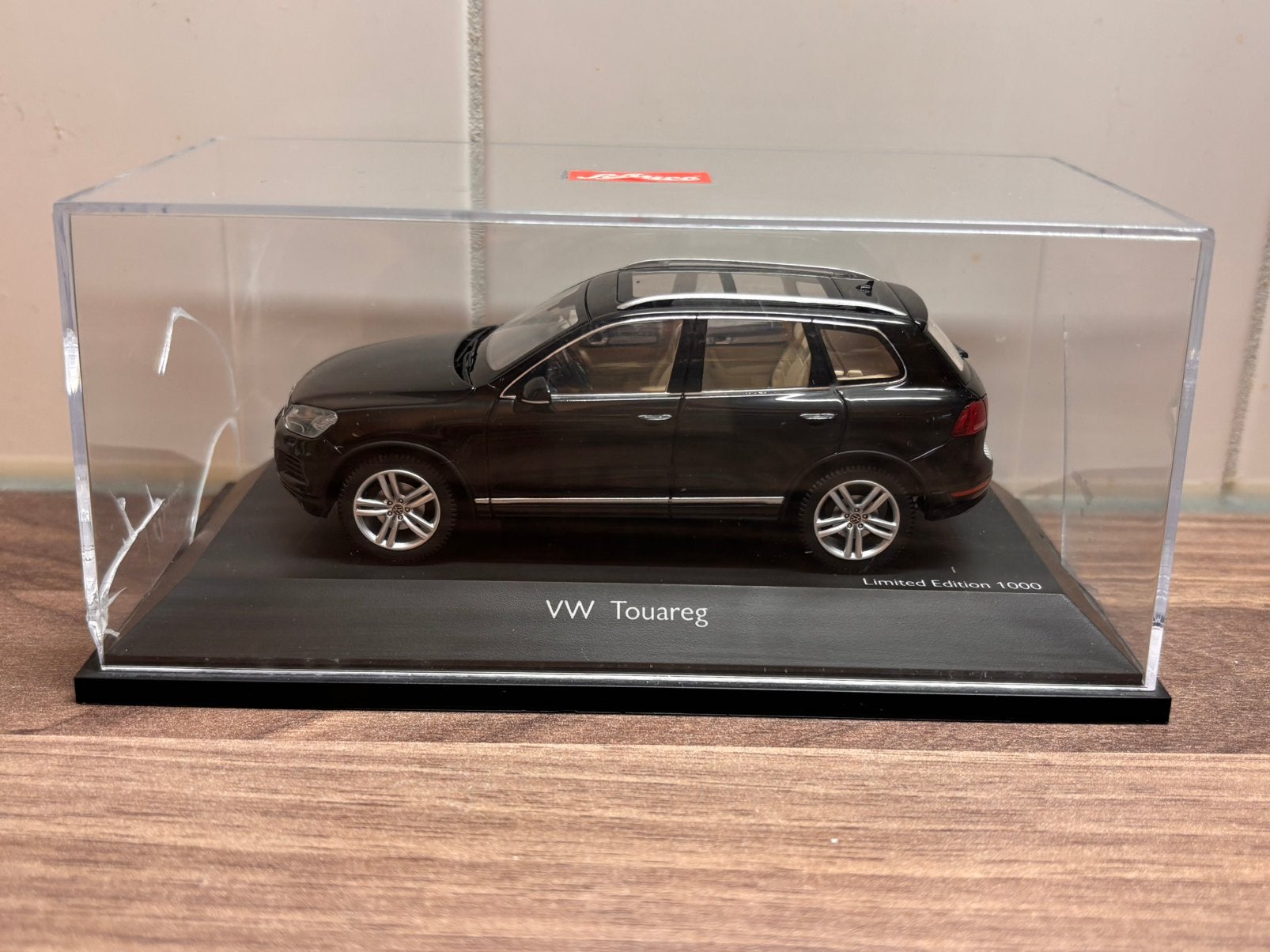 Volkswagen Touareg 2010 Black Schuco 1:43, Ophalen of Verzenden, Zo goed als nieuw, Auto, Schuco