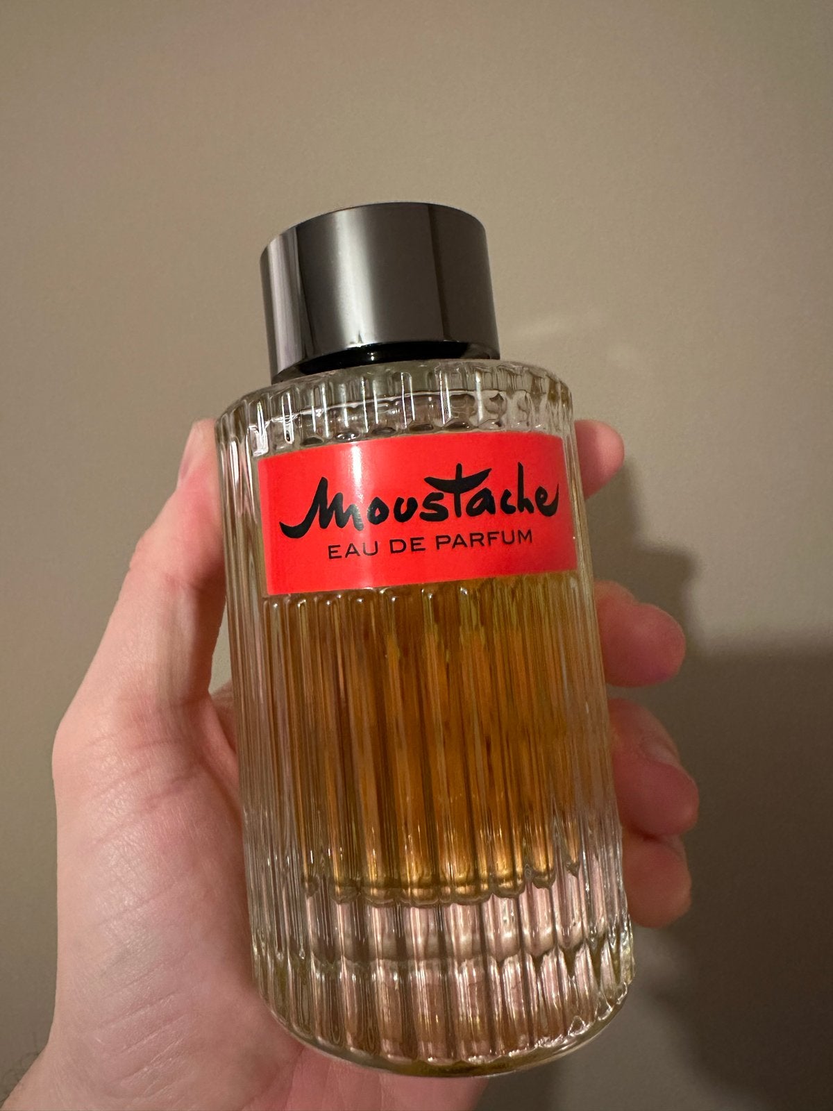 Rochas Moustache Eau de Parfum 125ml (90% vol), Sieraden, Tassen en Uiterlijk, Verzenden, Gebruikt